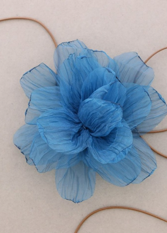 GARGANTILHA COM FLOR EM TECIDO - ALIBY