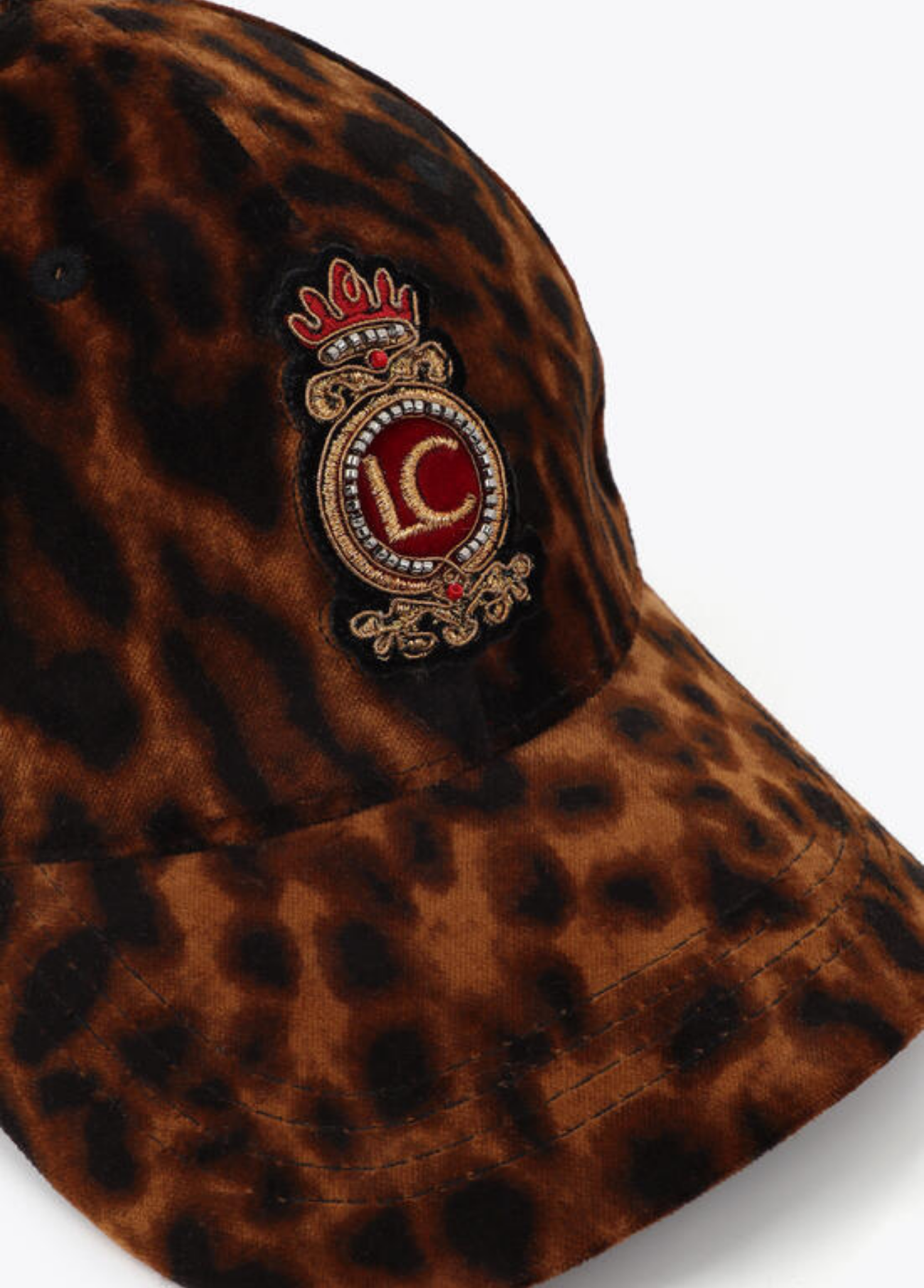 BONÉ ANIMAL PRINT COM APLICAÇÃO BORDADA LC - LOLA CASADEMUNT