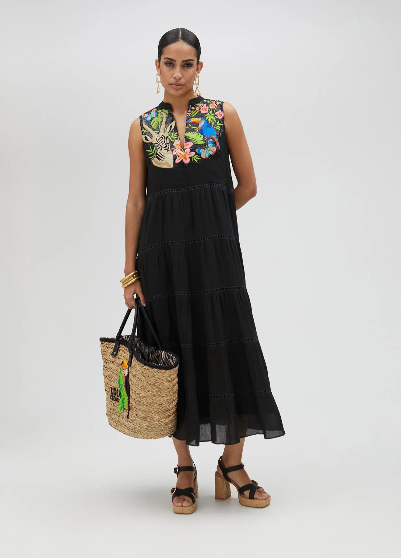 VESTIDO COMPRIDO COM BORDADO NO PEITO - LOLA CASADEMUNT
