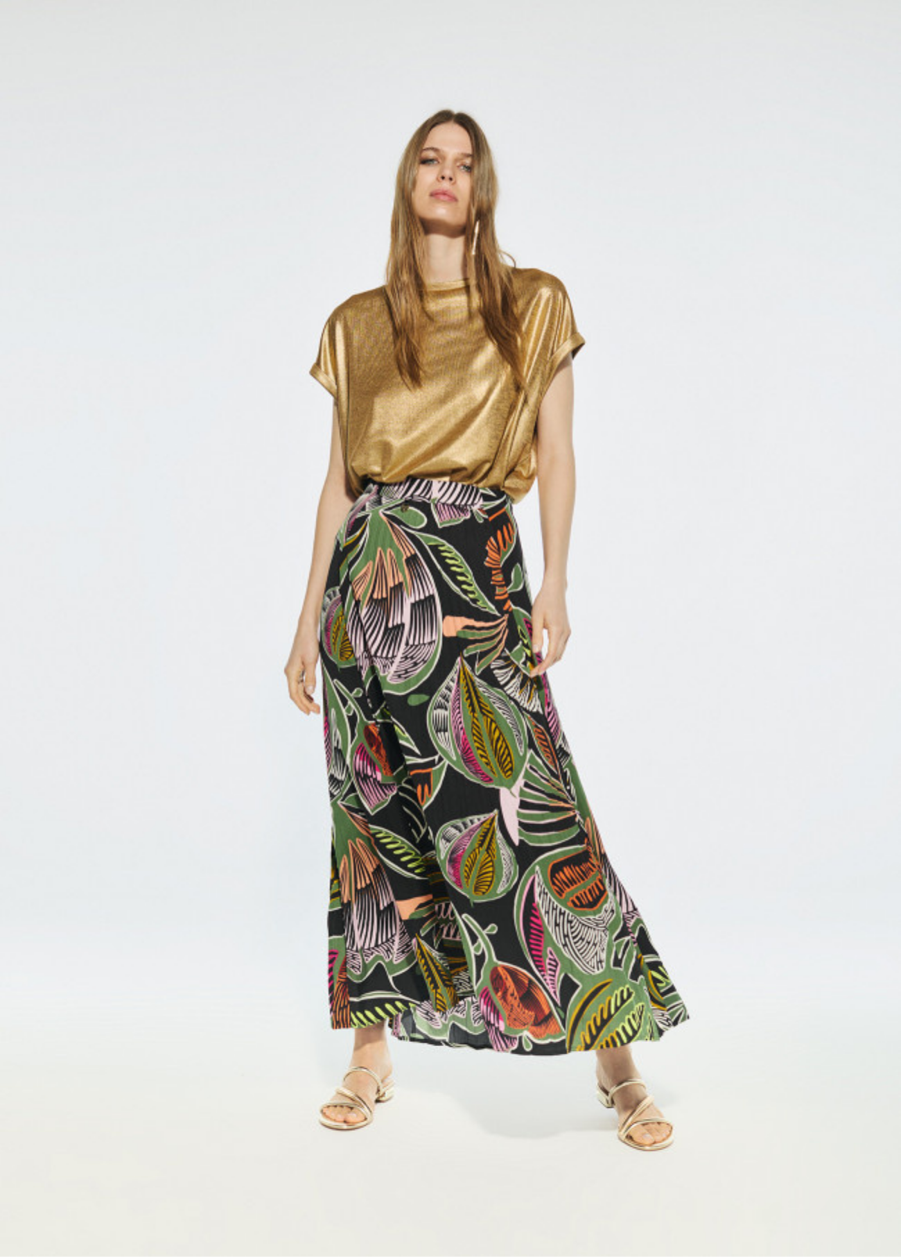 SAIA PLISSADA COM ESTAMPADO TROPICAL - LOLA CASADEMUNT