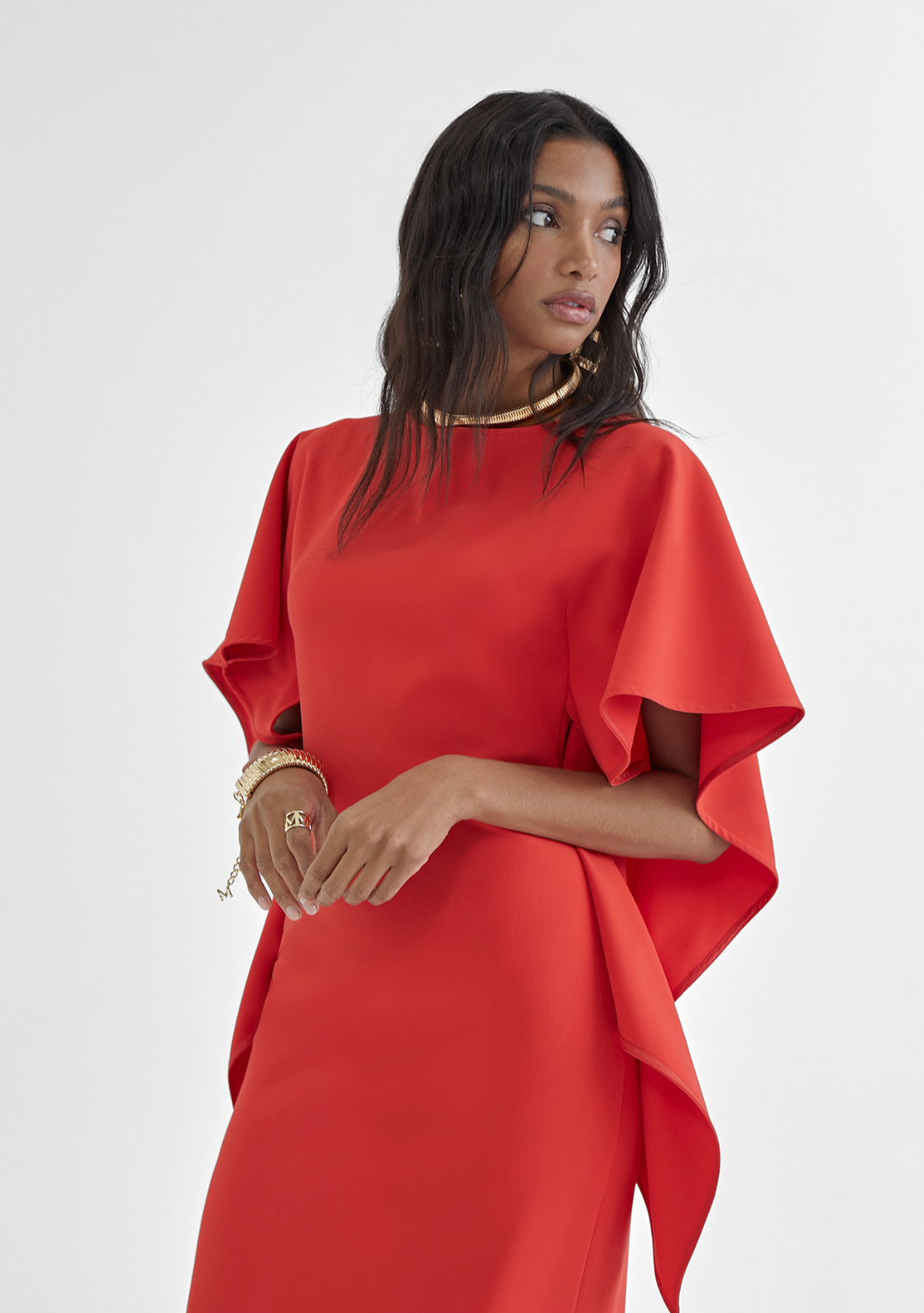 VESTIDO CAPA ABERTO NAS COSTAS - LOLA CASADEMUNT BY MAITE