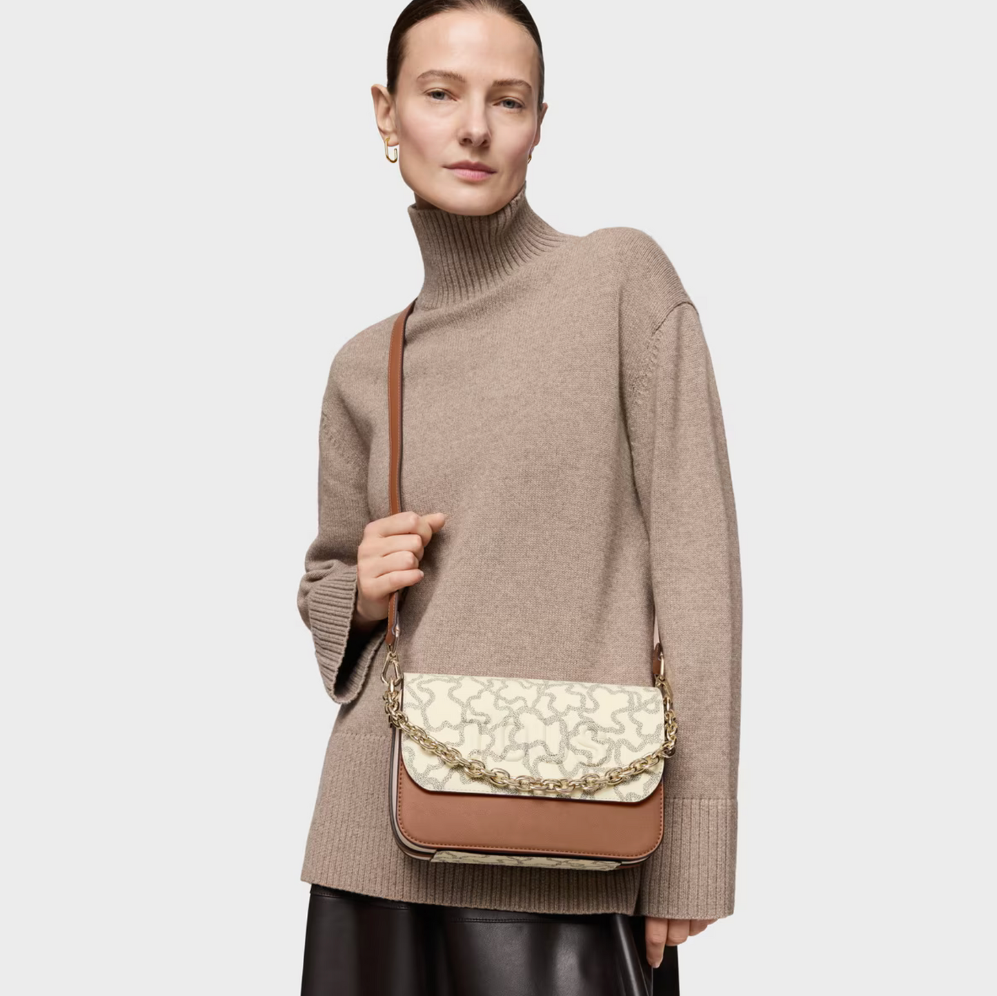 MALA TIRACOLO MÉDIA CHAIN CAMEL E BEGE KAOS ICON - TOUS