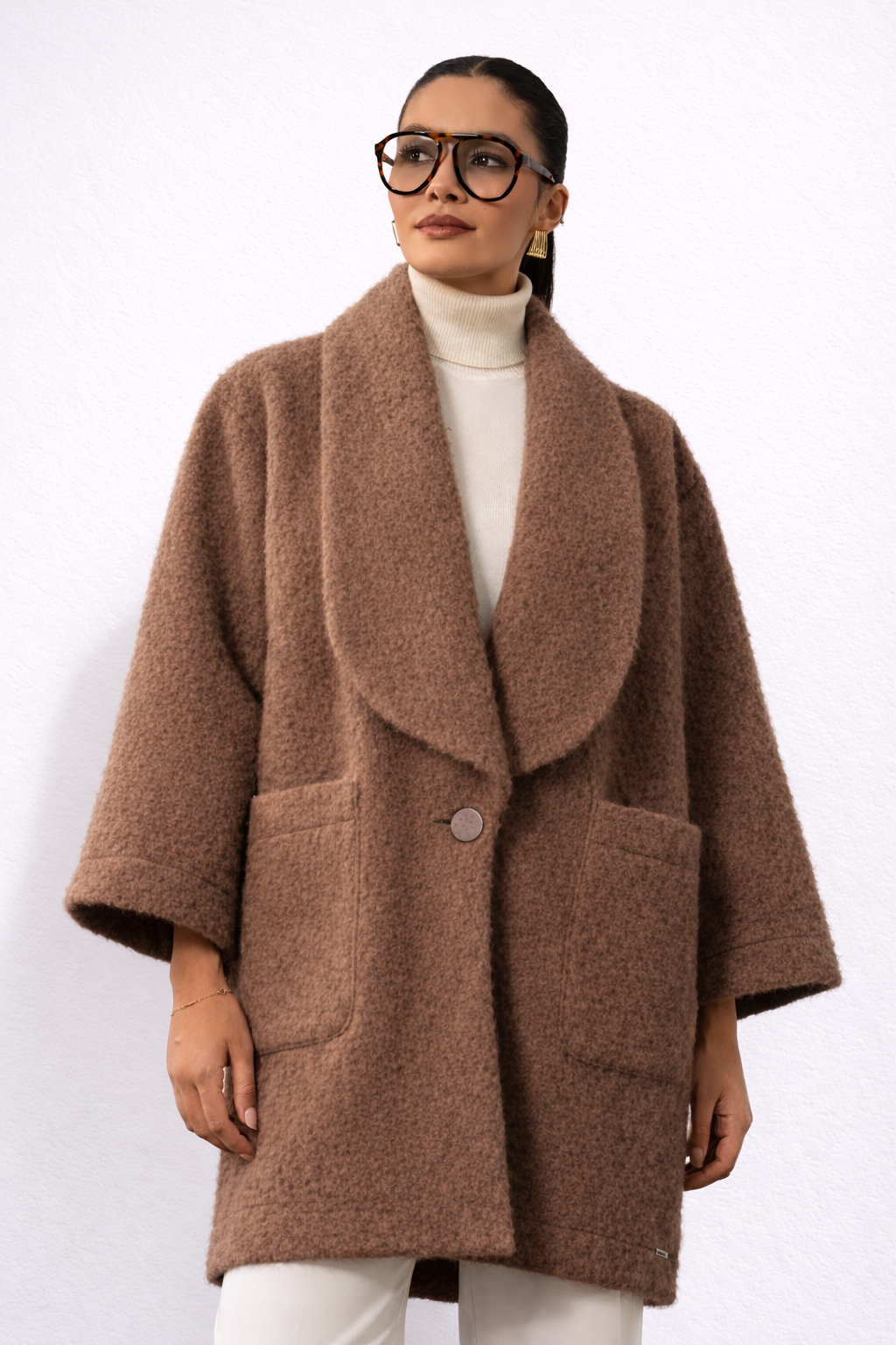 CASACO DE PELO CURTO COM GOLA AMPLA - FERRACHE