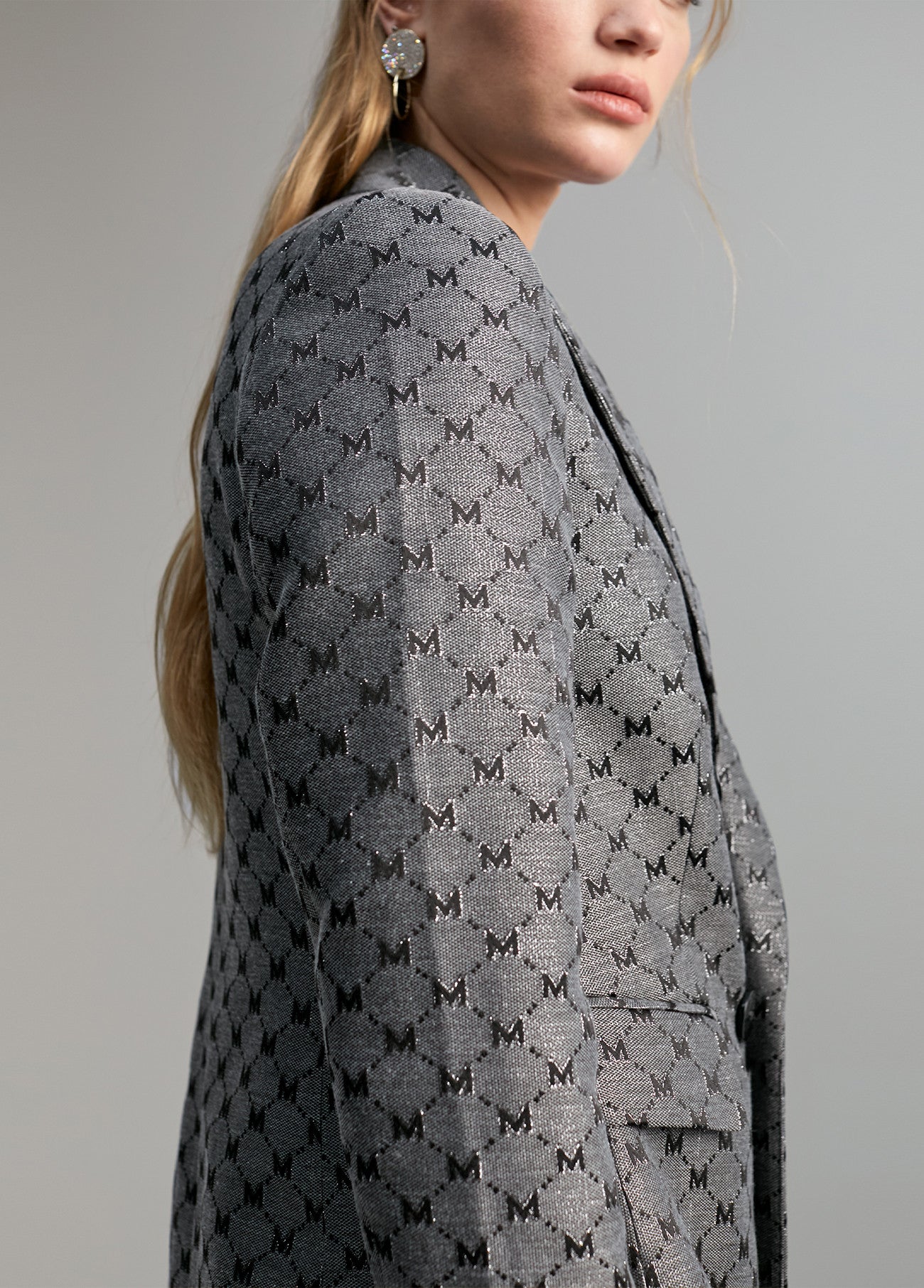 BLAZER JACQUARD COM MONOGRAMA - LOLA CASADEMUNT
