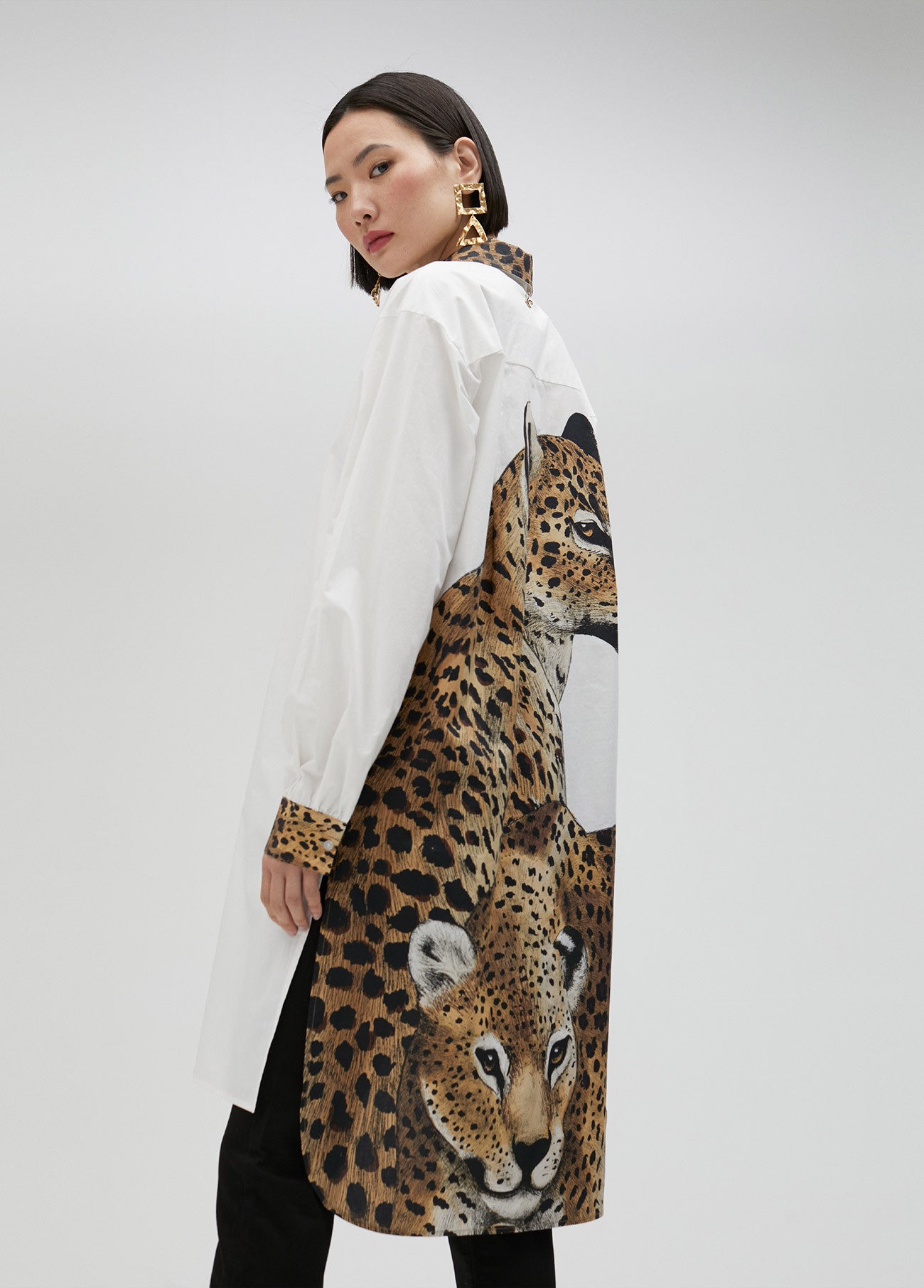 CAMISA COMPRIDA TIGRE NA PARTE TRASEIRA - LOLA CASADEMUNT