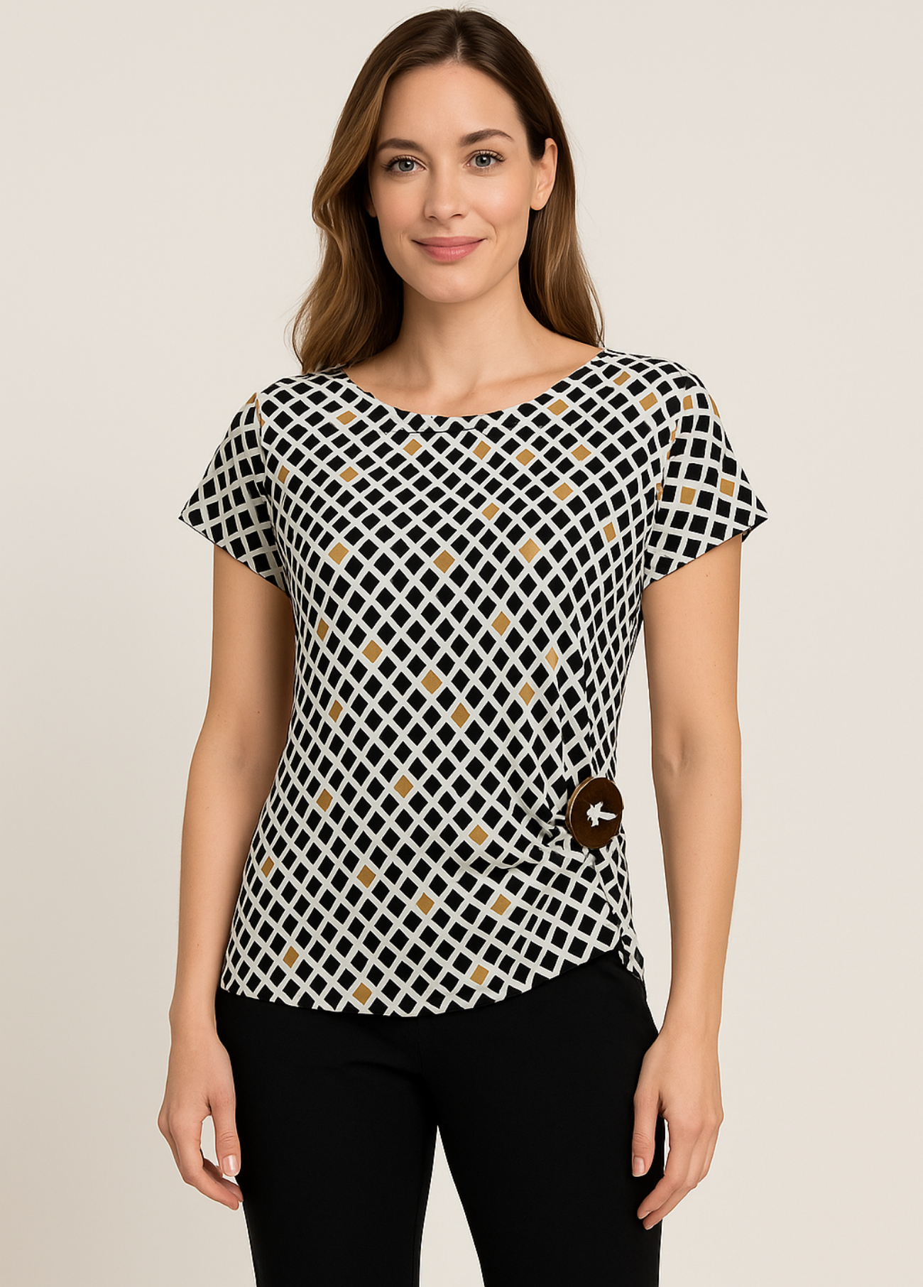 BLUSA ESTAMPADA COM PORMENOR ARREGAÇADO E ALFINETE - ADET