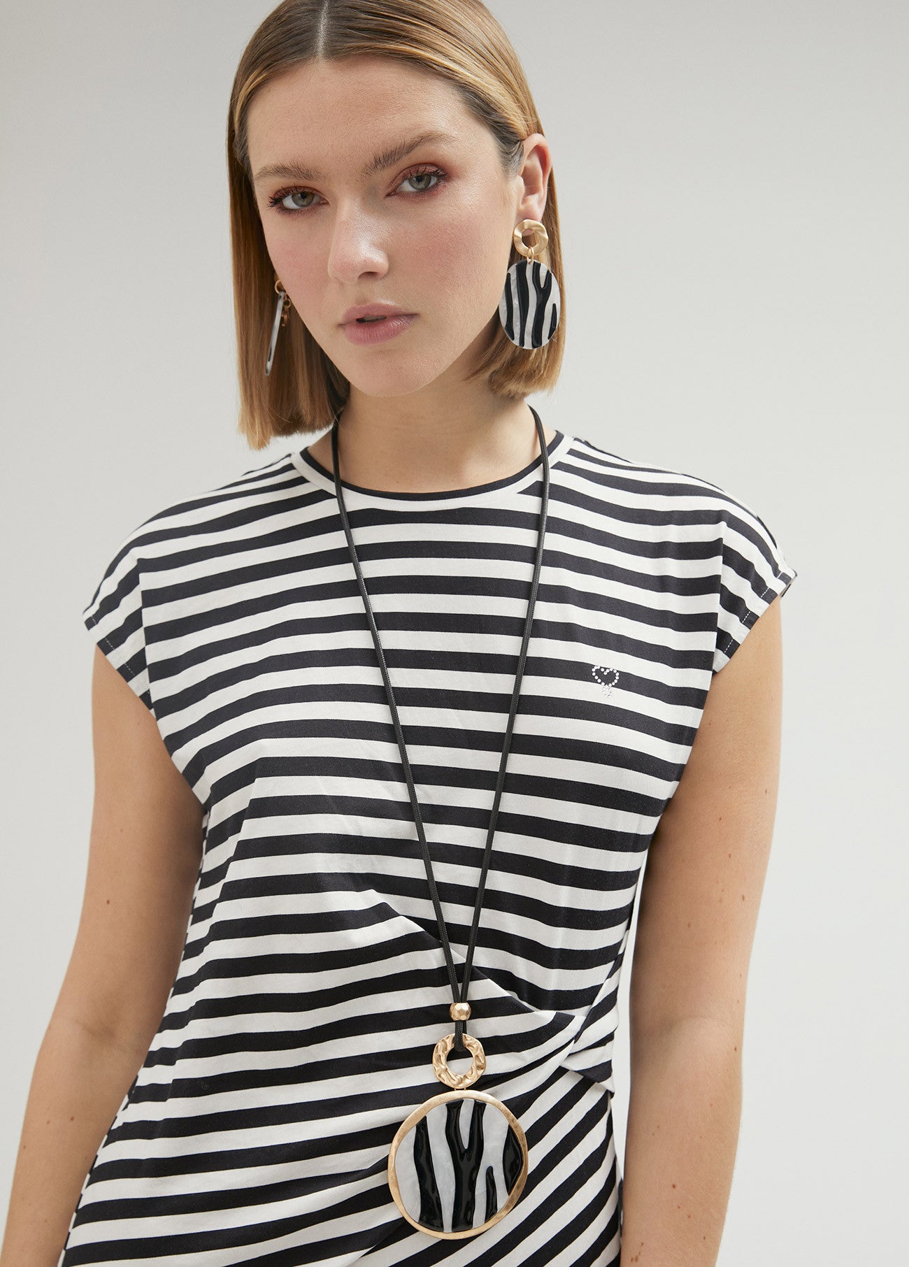COLAR MAXI PEÇA EFEITO ANIMAL PRINT - LOLA CASADEMUNT