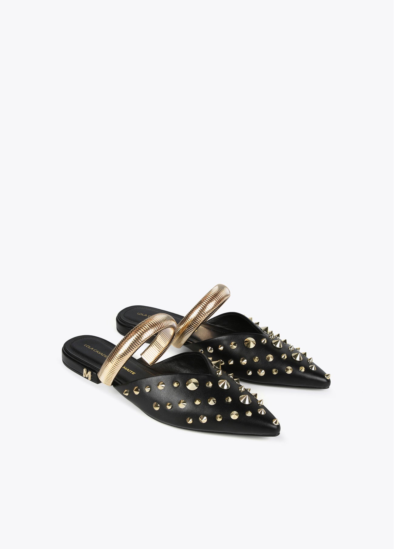 MULES COM TIRA E ORNAMENTOS METÁLICOS - LOLA CASADEMUNT BY MAITE