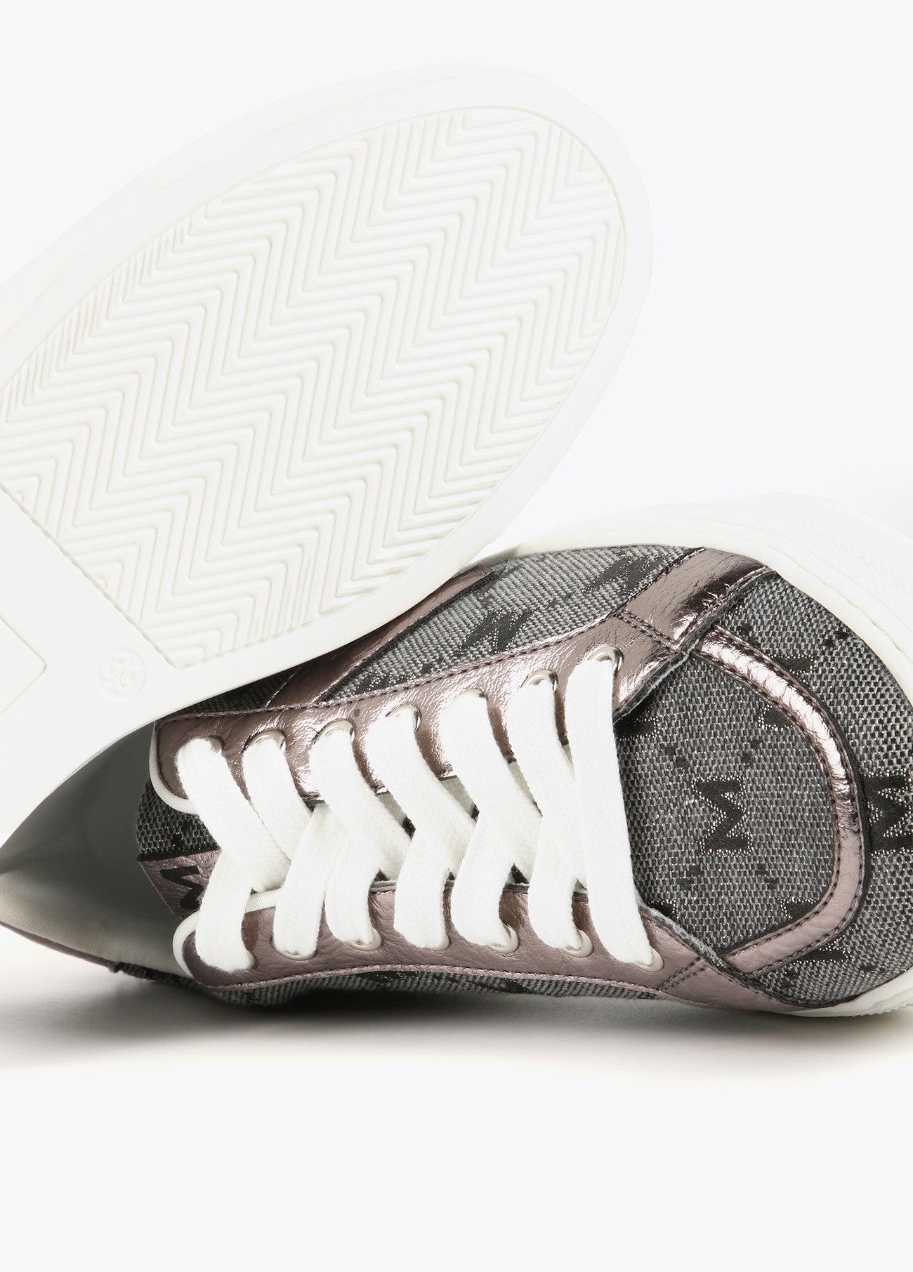 TÉNIS JACQUARD COM MONOGRAMA CINZA - LOLA CASADEMUNT BY MAITE