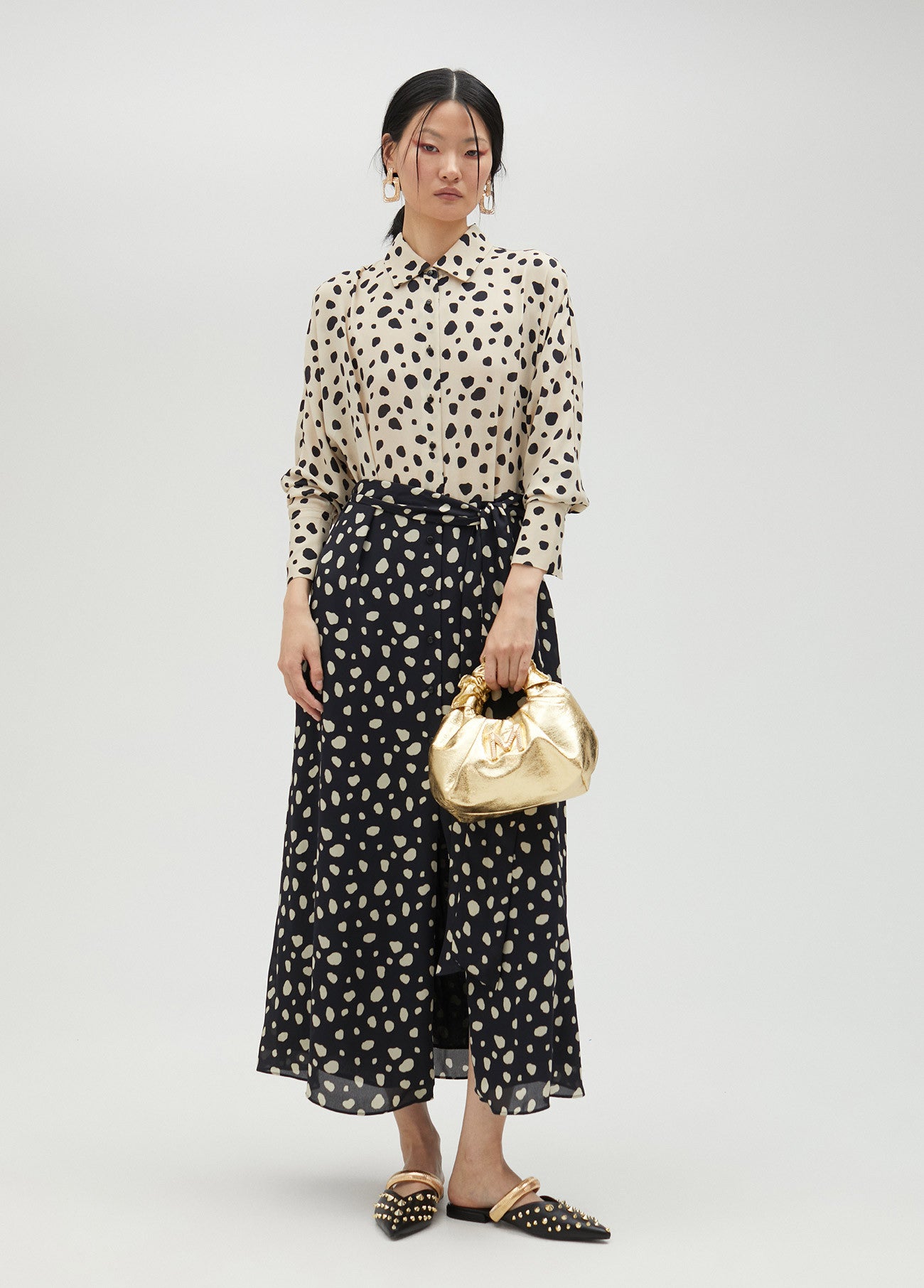 VESTIDO CAMISEIRO ÀS BOLINHAS - LOLA CASADEMUNT BY MAITE