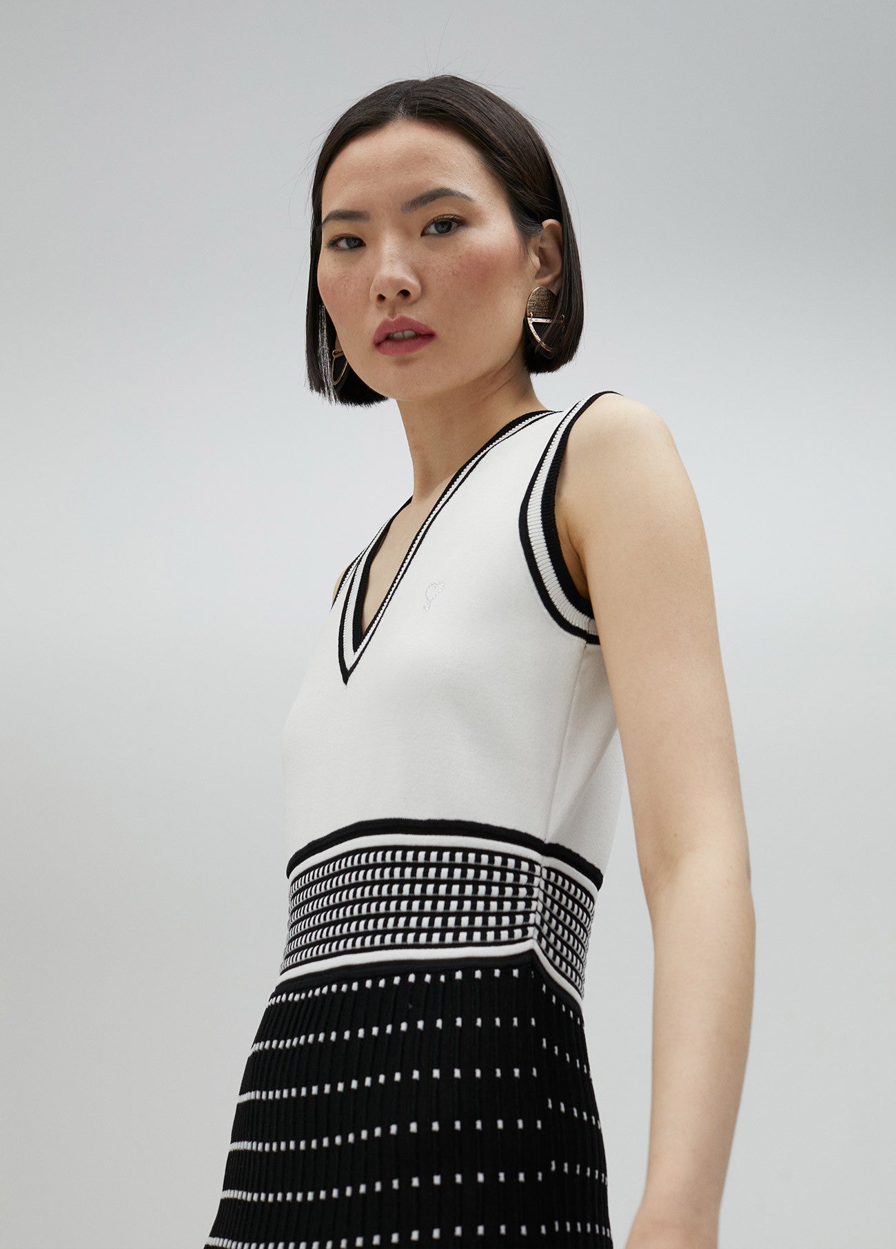 VESTIDO DE MALHA EFEITO PLISSADO - LOLA CASADEMUNT