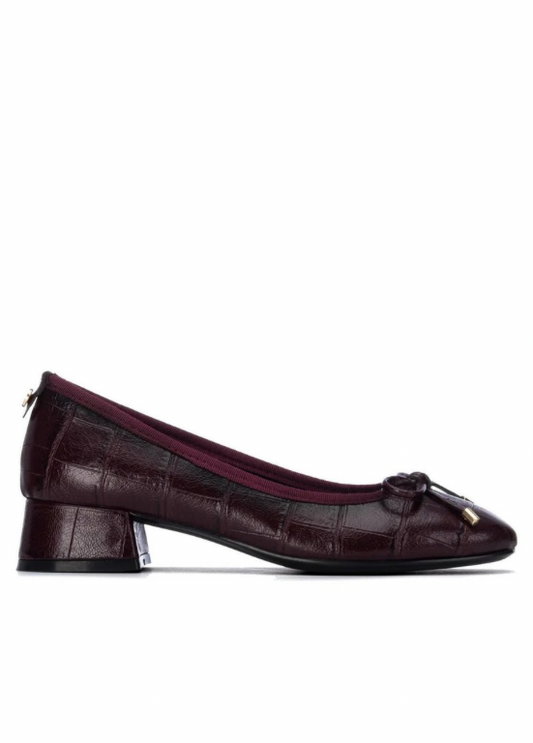 SAPATO TIPO PELE DE CROCODILO COM SALTO BAIXO - XTI SHOES