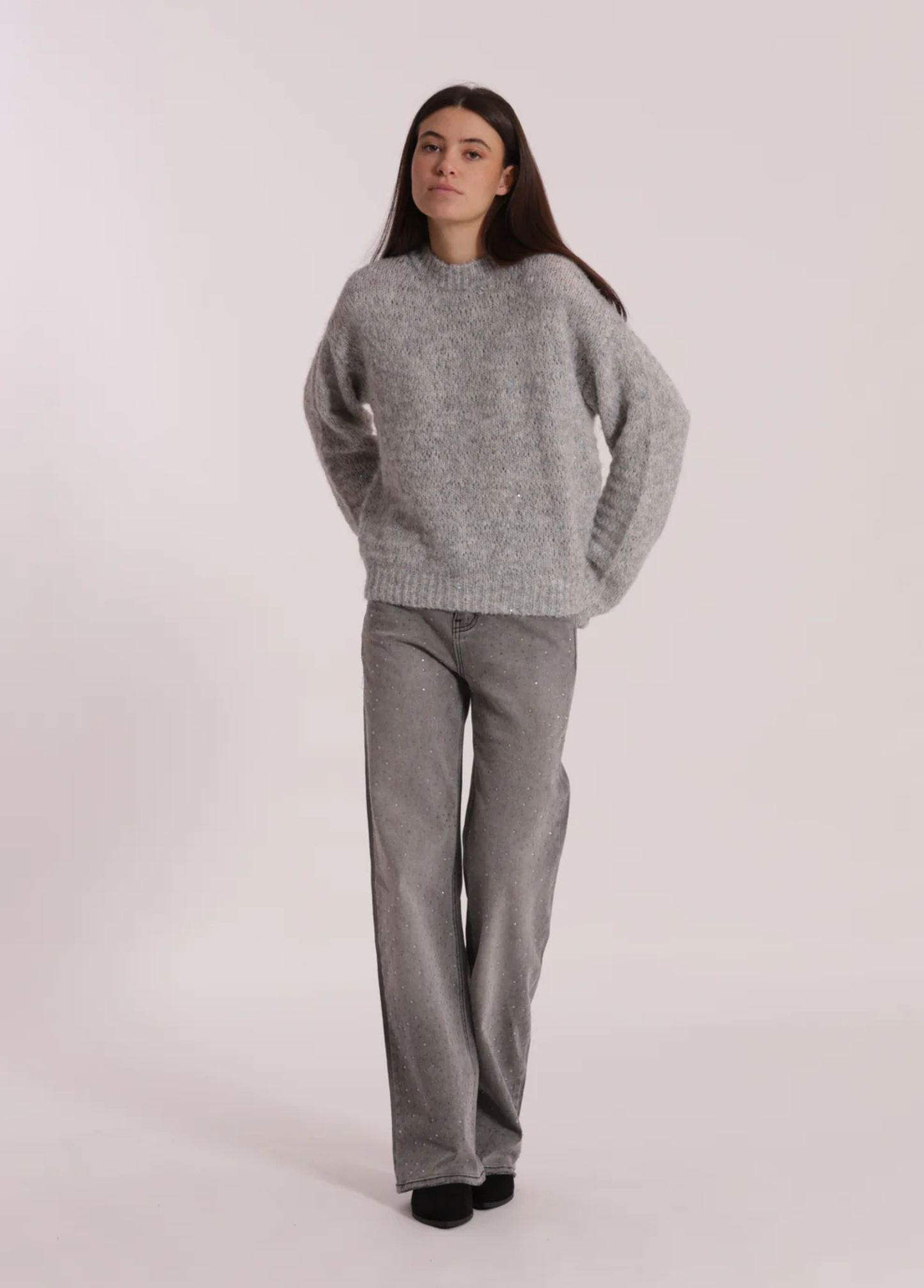 CALÇAS DE GANGA LARGAS COM STRASS À FRENTE - MIMI MUA