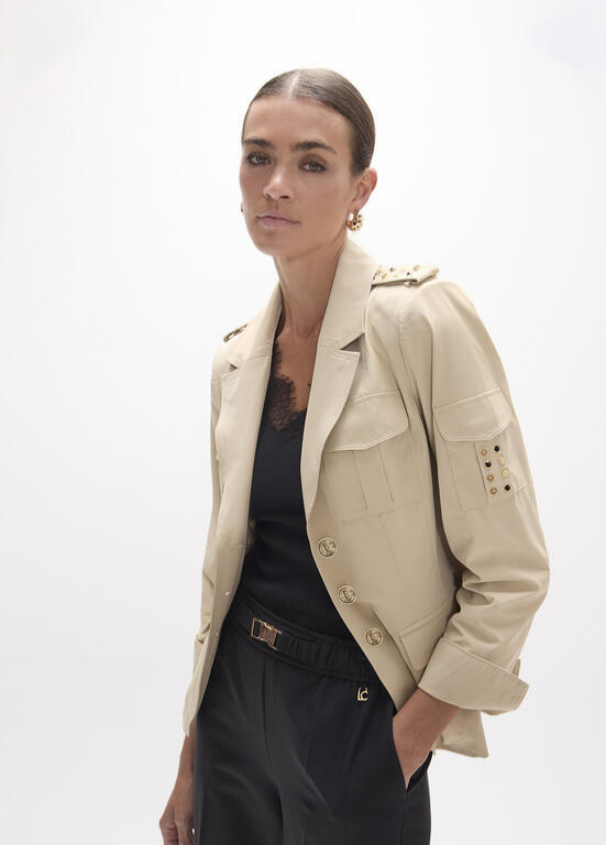 BLAZER CINTADO COM DETALHES DOURADOS E PRESILHAS LC - LOLA CASADEMUNT