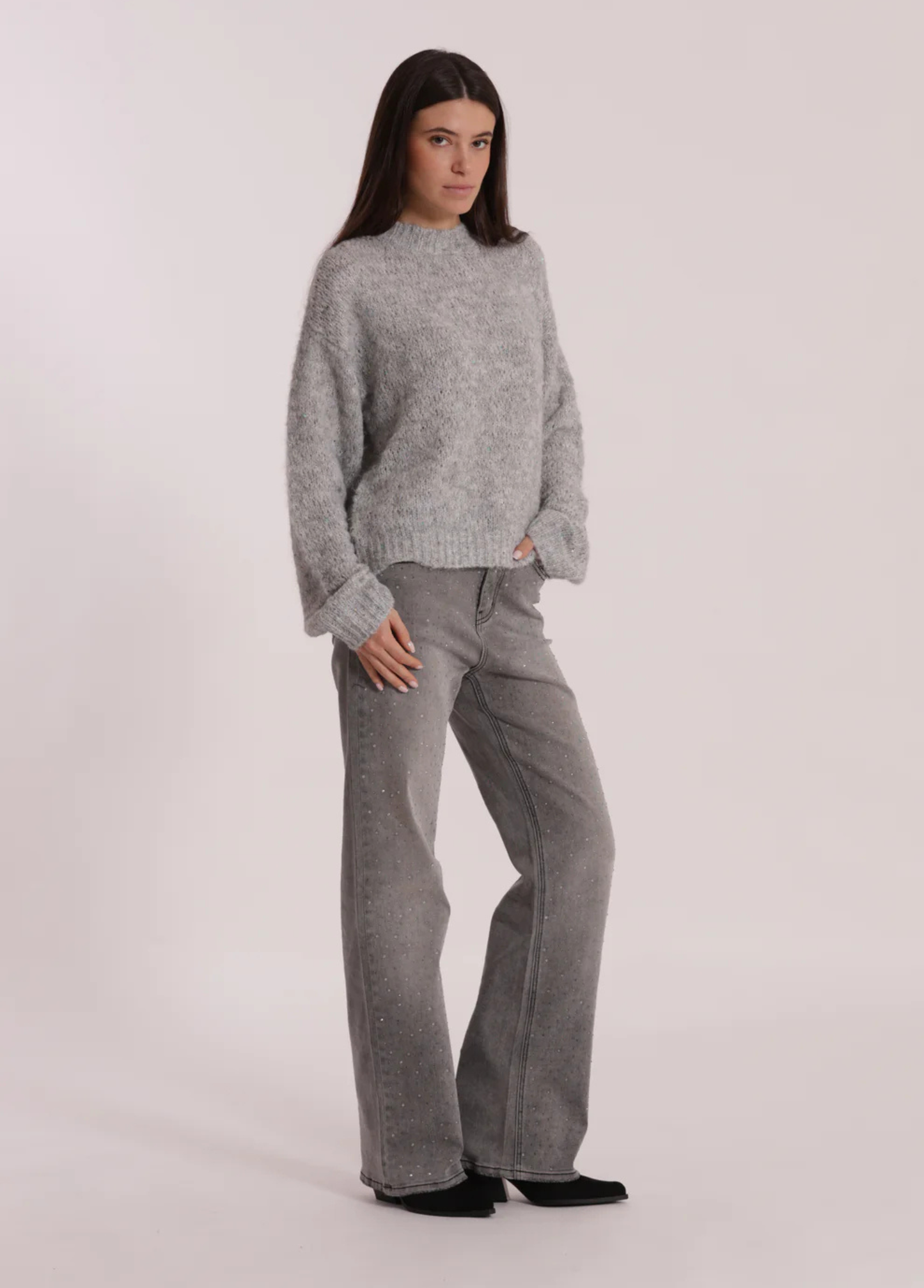 CALÇAS DE GANGA LARGAS COM STRASS À FRENTE - MIMI MUA