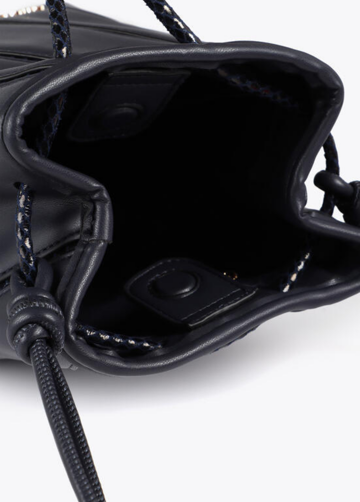 BOLSA BUCKET ENTRANÇADA COM CORDÃO - LOLA CASADEMUNT