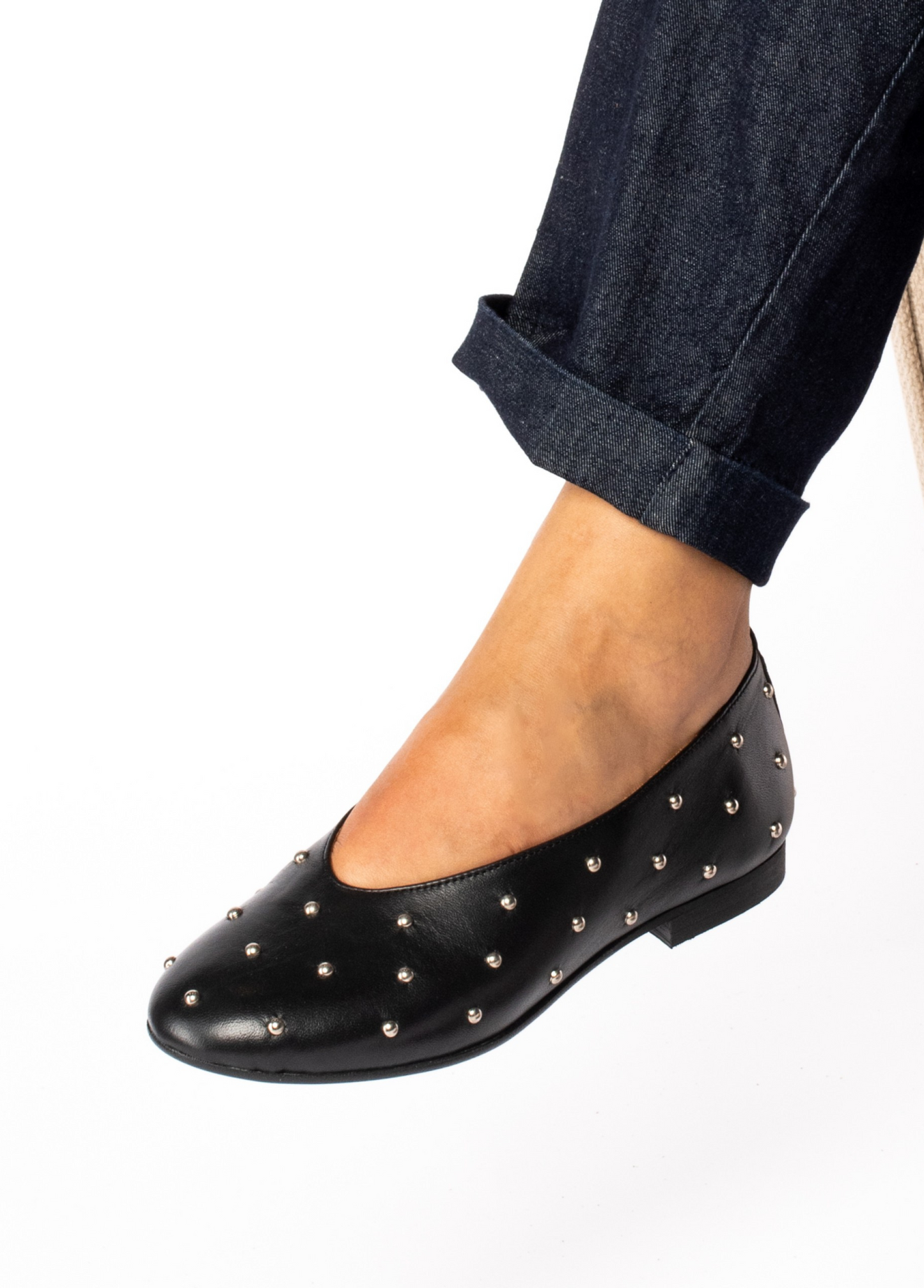 SABRINAS DE SALTO RASO COM TACHAS - TAPADAS