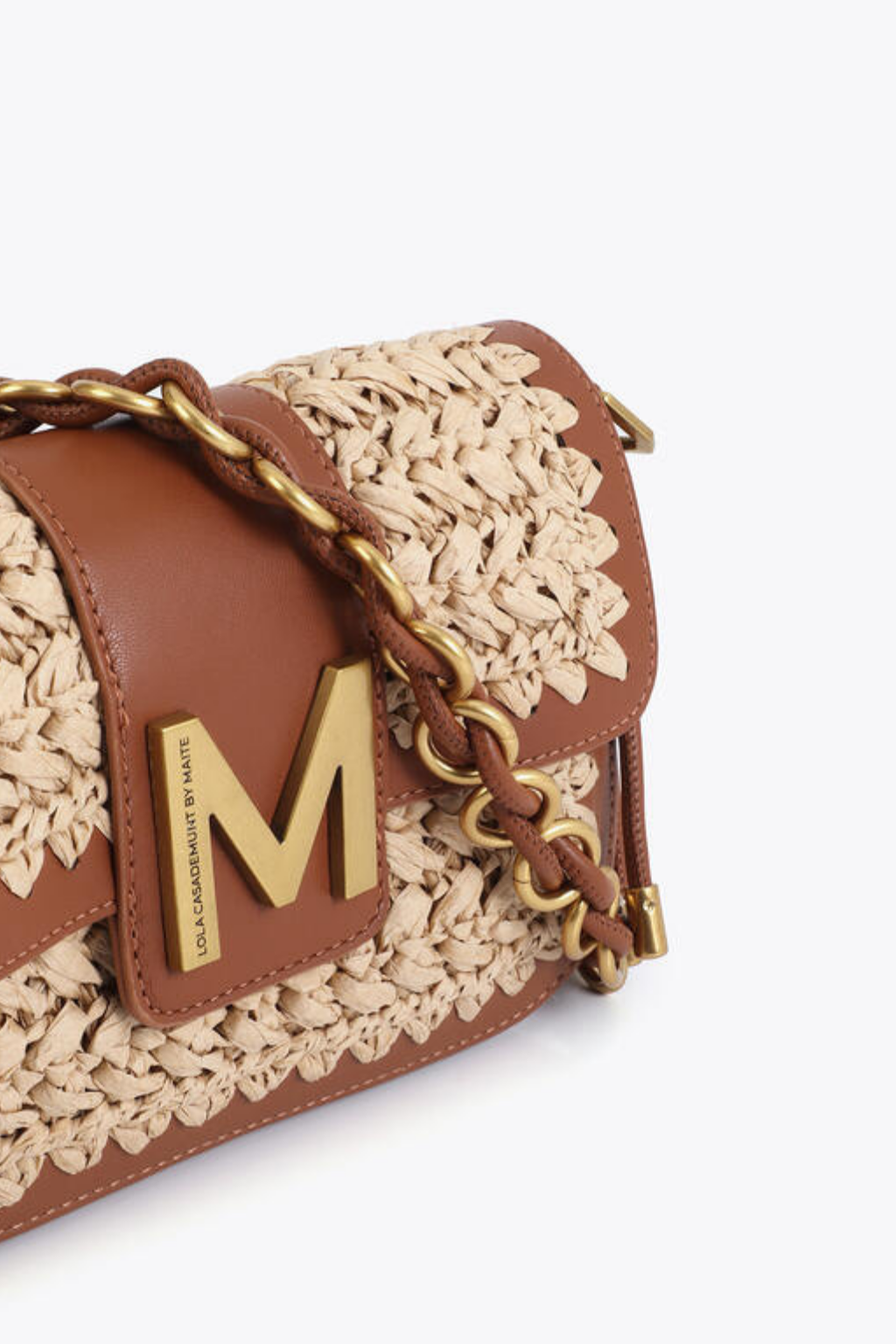 MALA TIRACOLO COM DETALHE ENTRAÇADO E FECHO M - LOLA CASADEMUNT BY MAITE