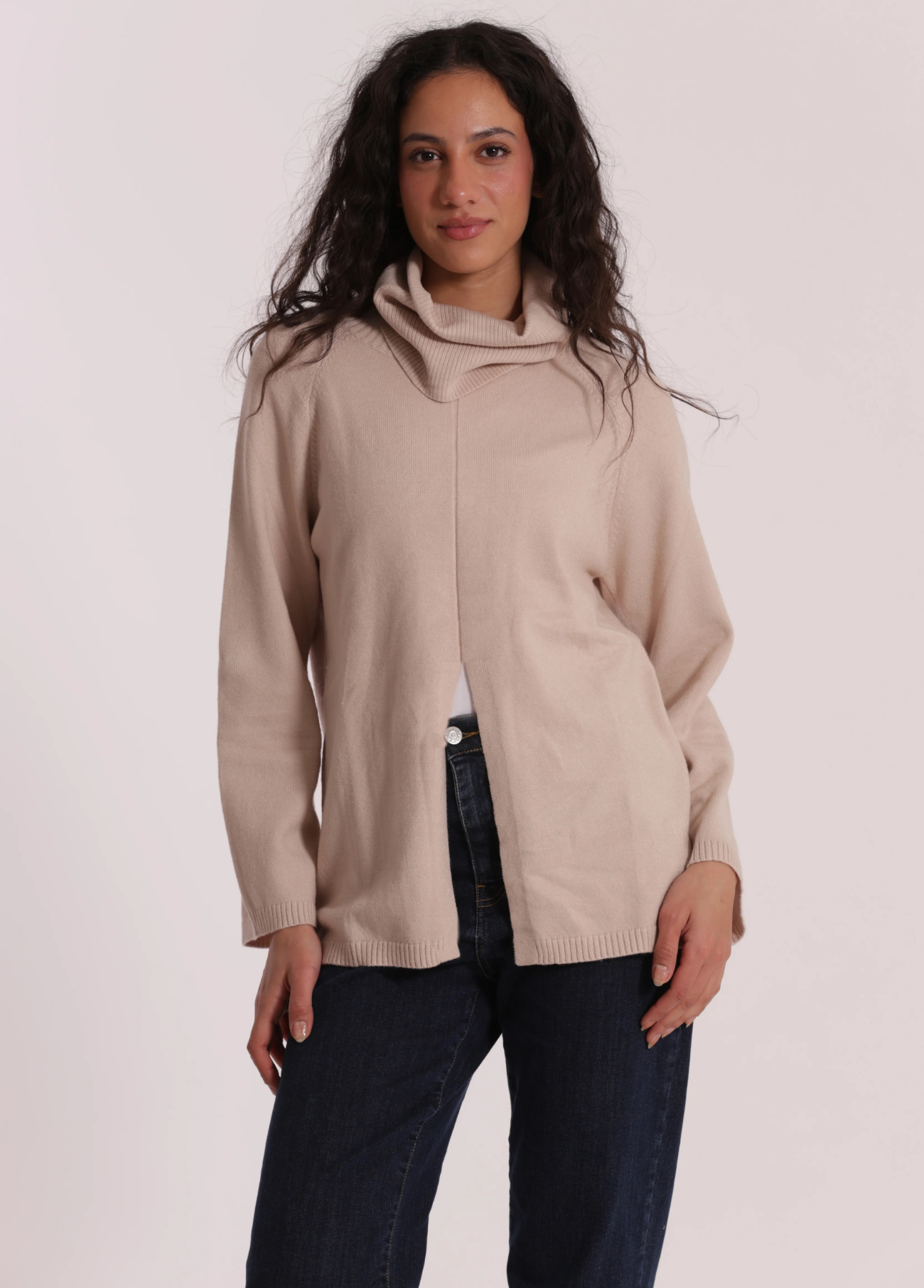 CAMISOLA DE MALHA COM GOLA REMOVIVEL E DETALHE DE ABERTURA NA FRENTE - MIMI MUA