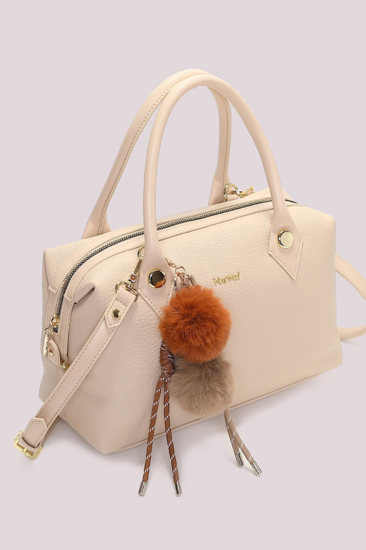 MALA BÁU COM DETALHE PENDURADO POM-POM - MIMI MUA