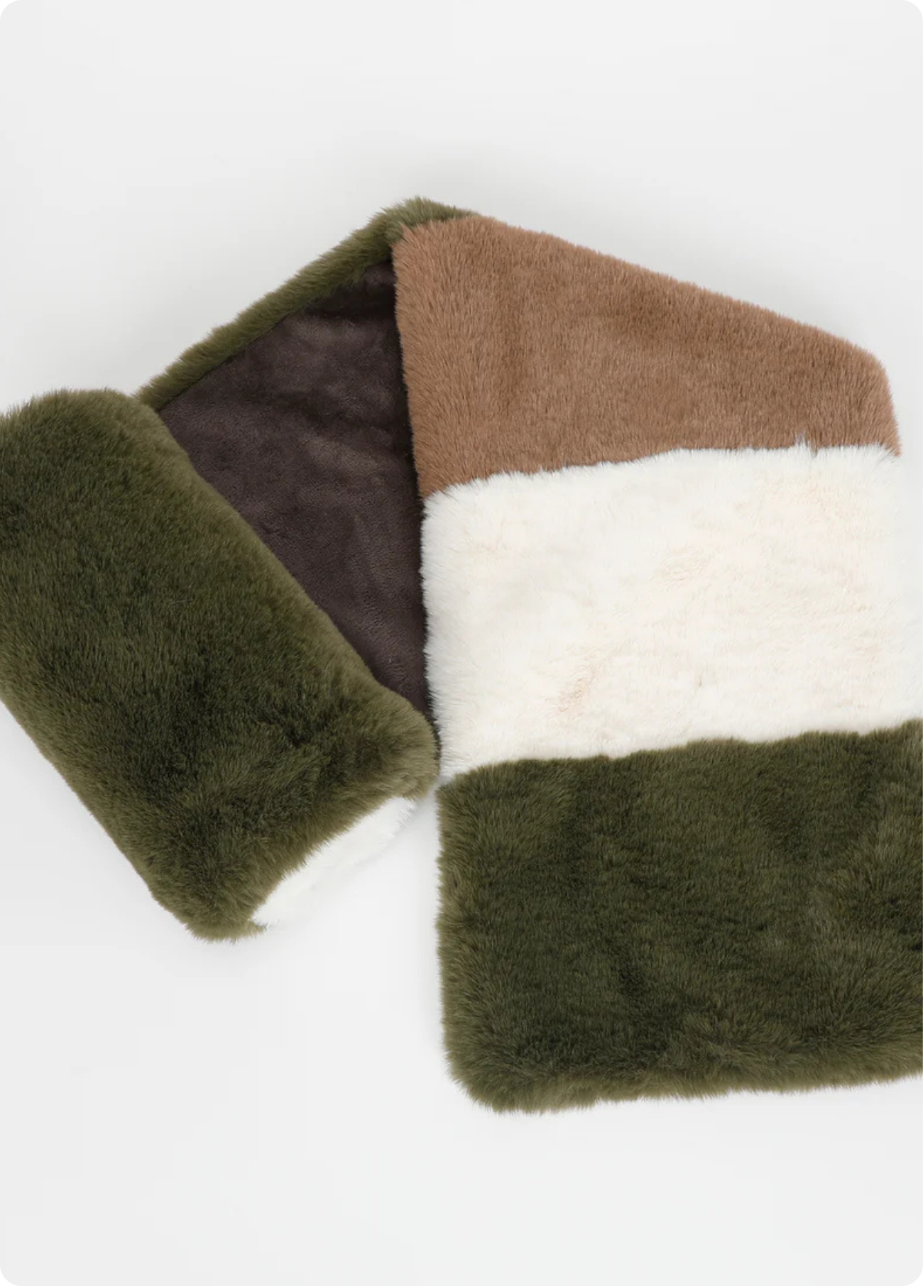 ESTOLA PÊLO SINTÉTICO TRICOLOR - MIMI MUA