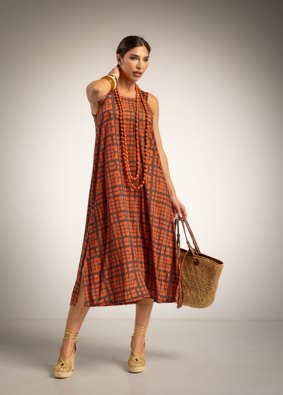 VESTIDO MIDI EM LYCRA SEM MANGAS COM CORTE EVASÉ - ALBANO'S