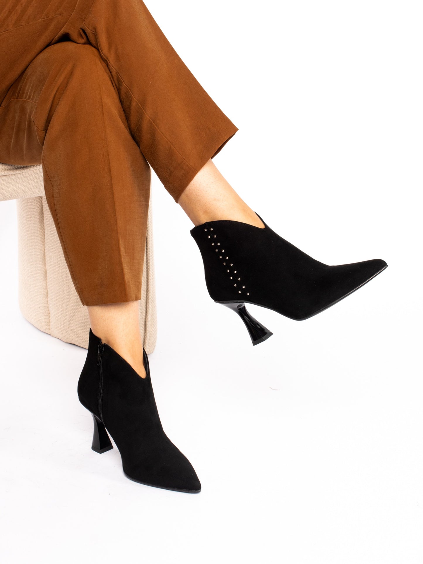 BOTIM DE SALTO COM TACHAS - TAPADAS