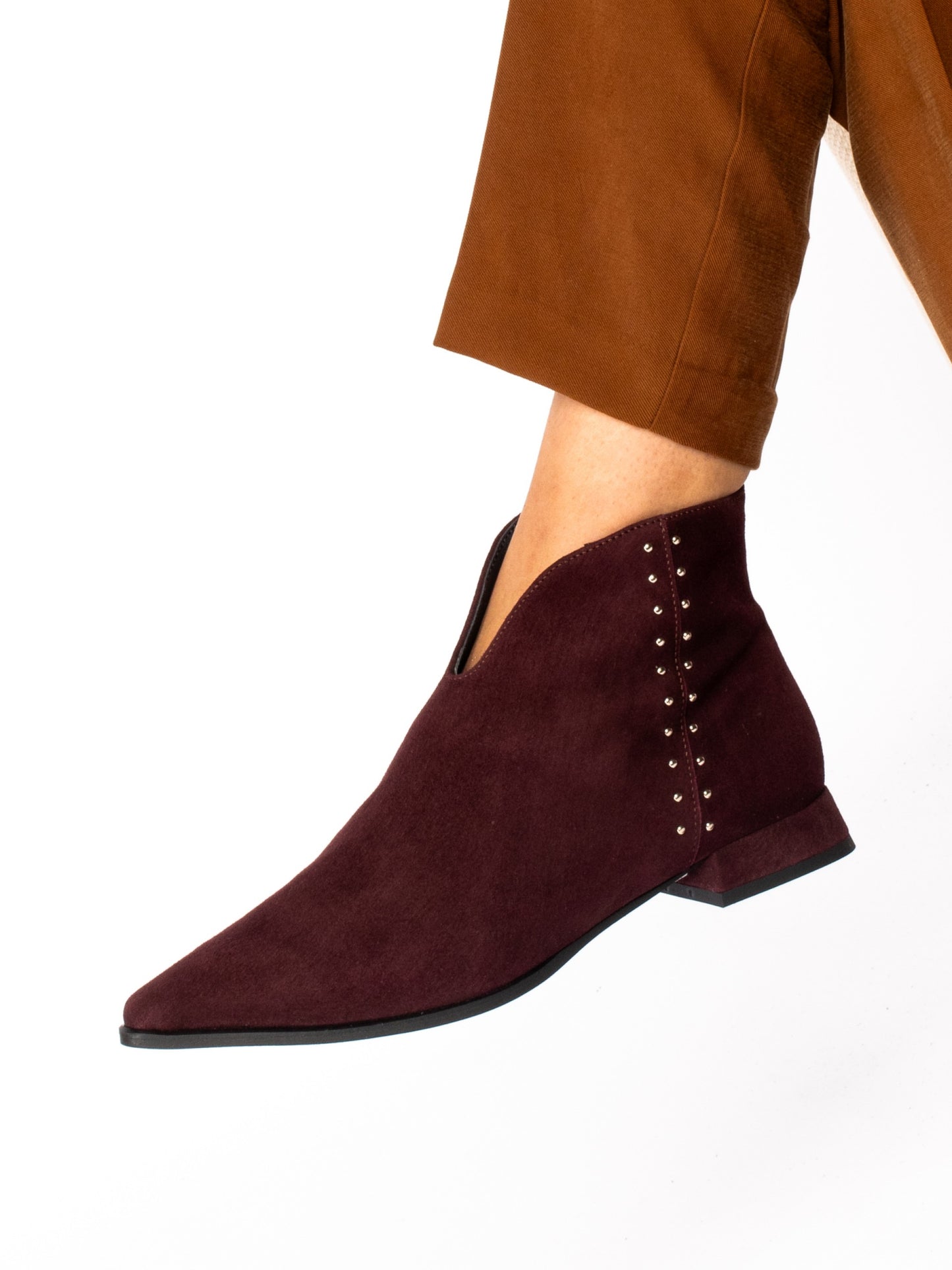 BOTIM EM CAMURÇA COM TACHAS - TAPADAS