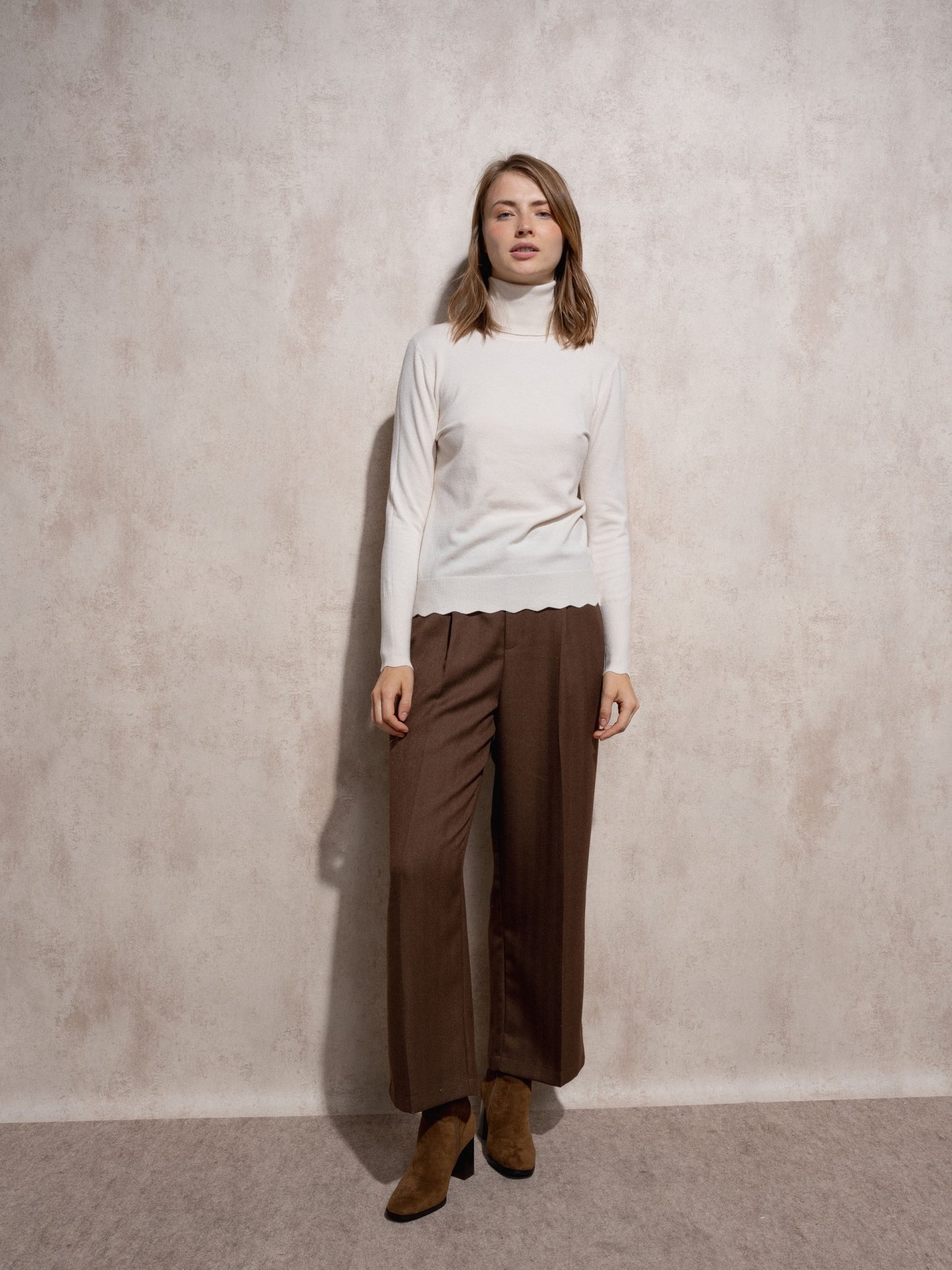 CAMISOLA DE MALHA GOLA ALTA COM BOTÕES DOURADOS - SMF