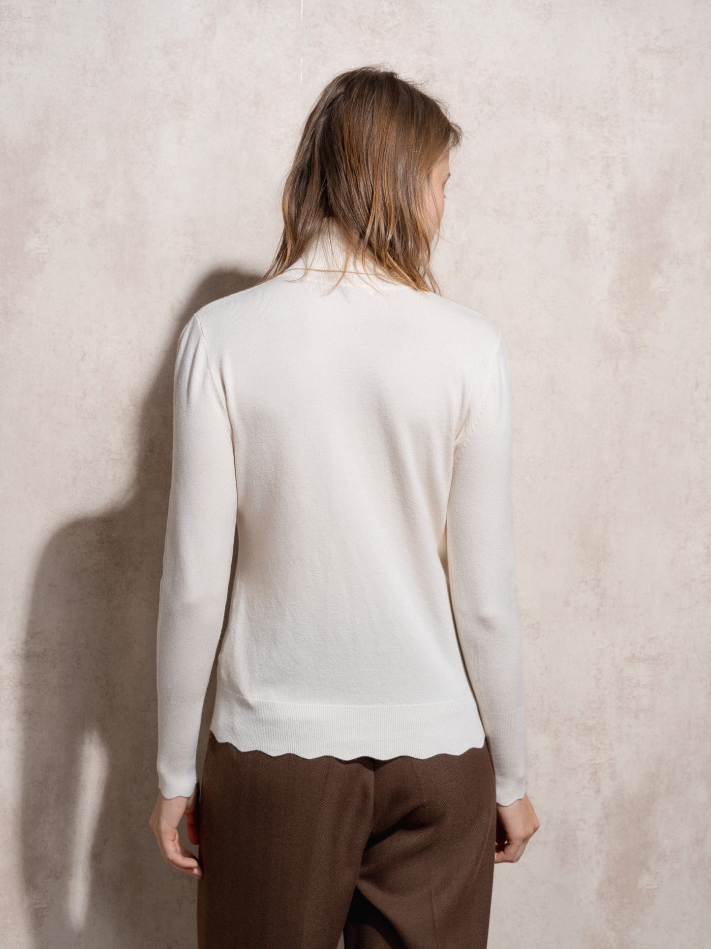 CAMISOLA DE MALHA GOLA ALTA COM BOTÕES DOURADOS - SMF