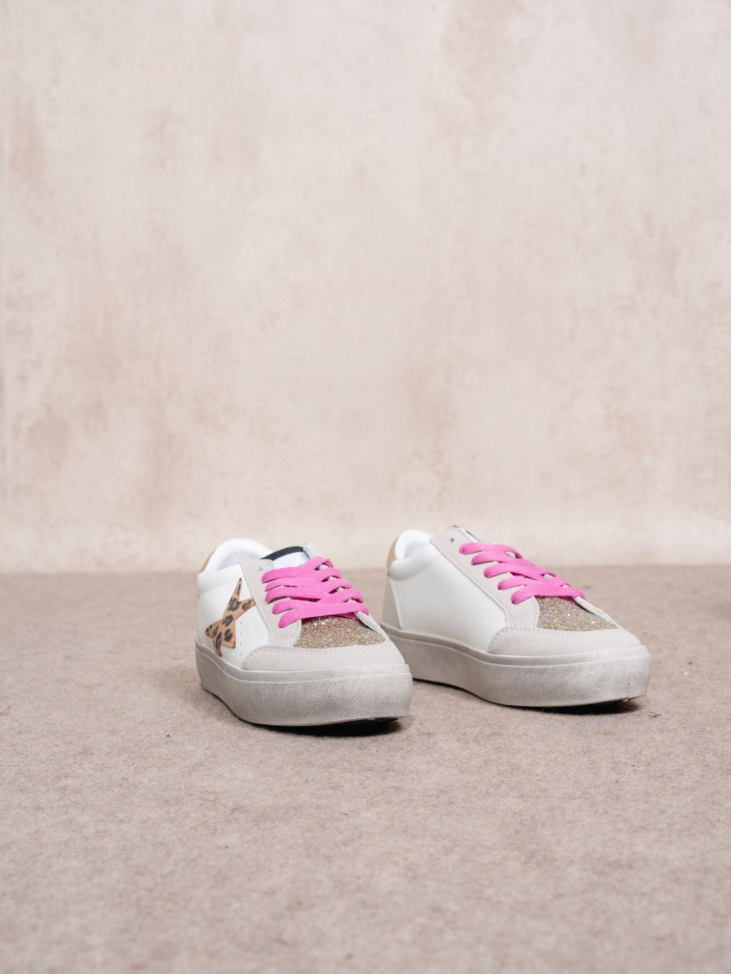 TÉNIS COM ESTAMPADO ANIMAL PRINT E STRASS - SMF