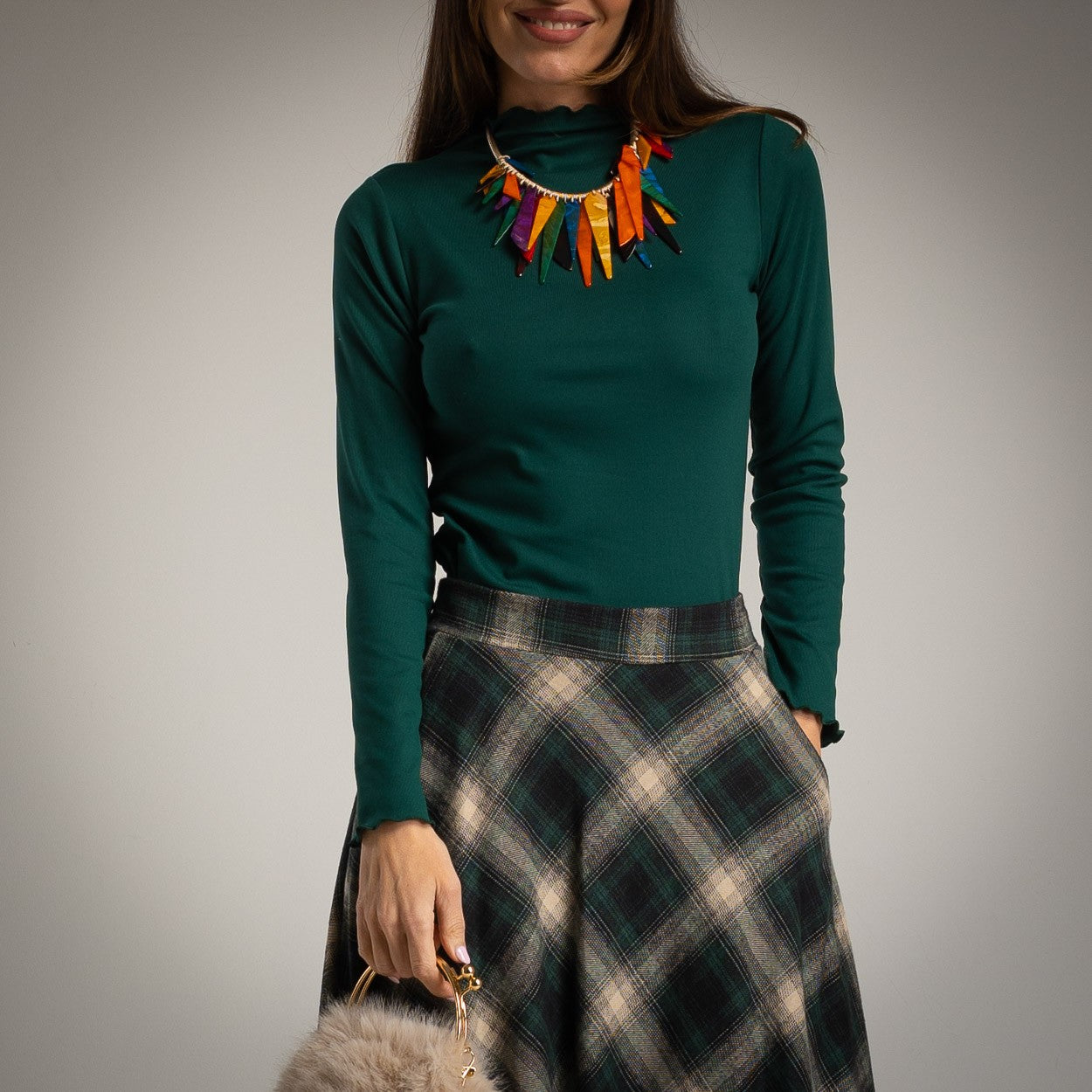 CAMISOLA BÁSICA PRETA EM MALHA MACIA - ALBANOS