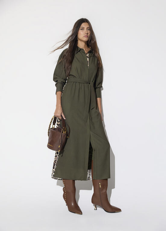 VESTIDO CAMISEIRO KAKI COM ANIMAL PRINT CONTRASTANTE . LOLA CASADEMUNT