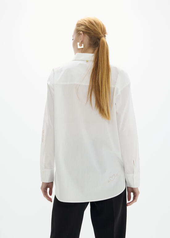 CAMISA BRANCA COM DETALHES EM STRASS DOURADO MAITE - LOLA CASADEMUNT