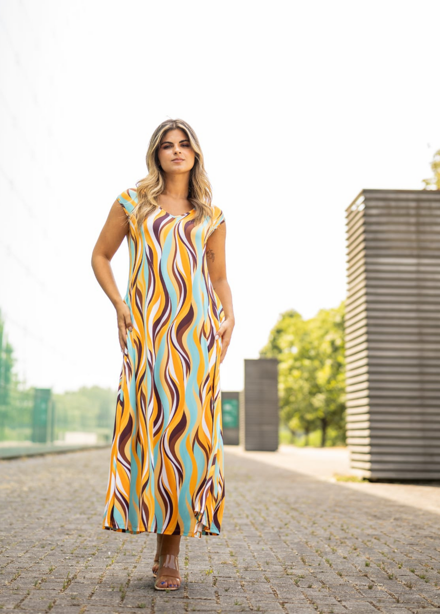 VESTIDO ESTAMPADO EM TONS DE AMARELO - FAME