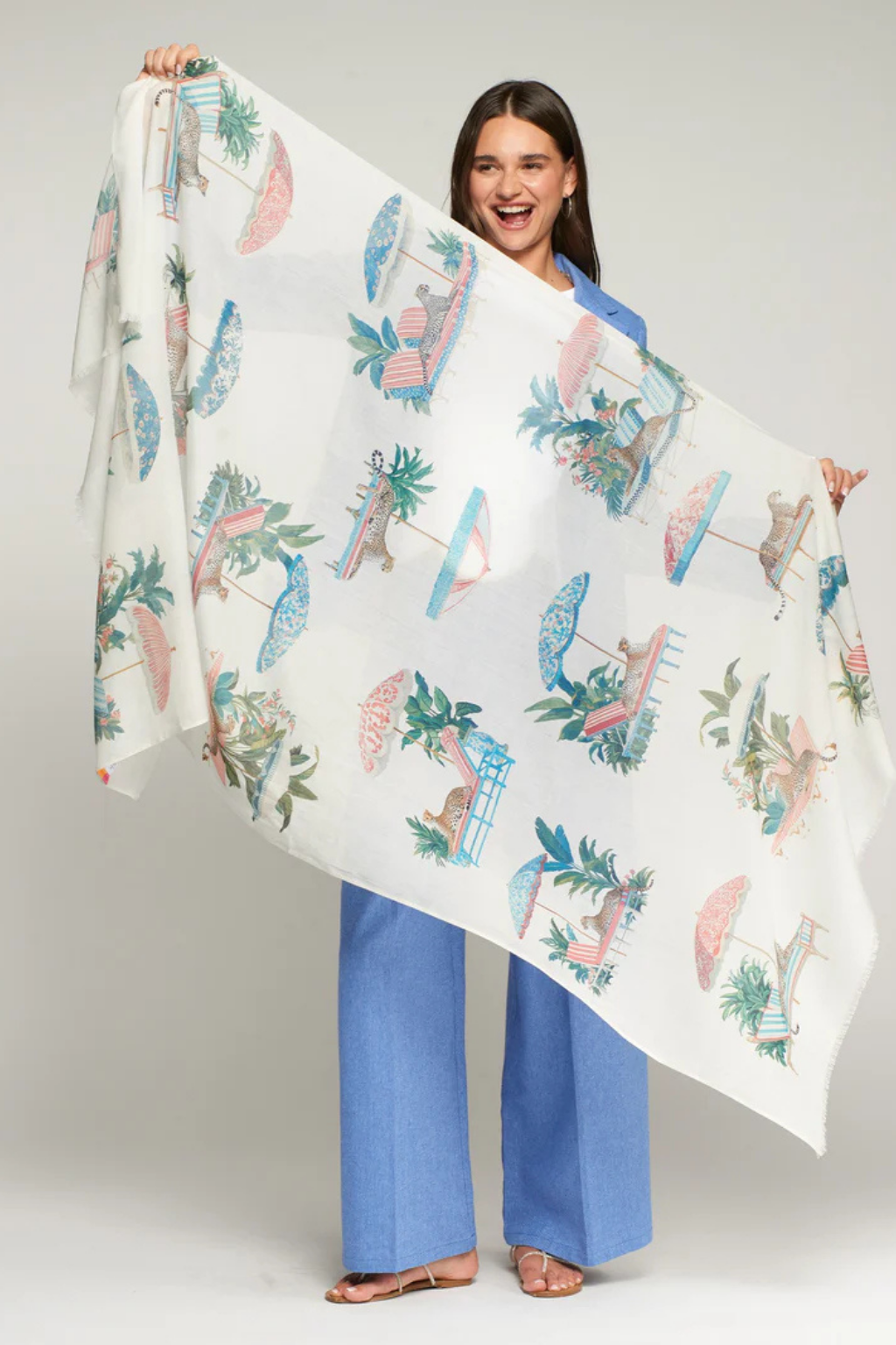 ECHARPE COM ESTAMPADO LEOPARDO E GUARDA-CHUVA - VILAGALLO