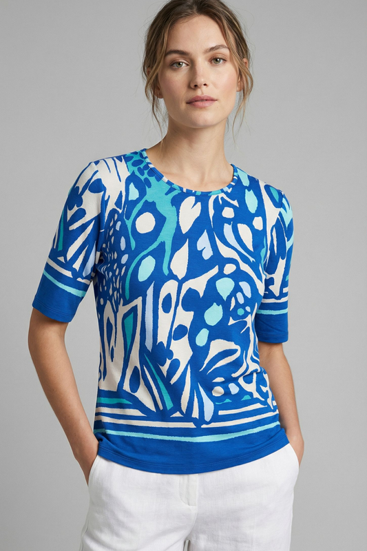 BLUSA T-SHIRT EM VISCOSE EM TONS DE BRANCO E AZUIS - BARBARA LEBEK
