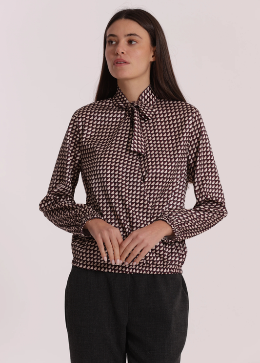 BLUSA COM LAÇADA ESTAMPADO GEOMÉTRICO - MIMI MUA