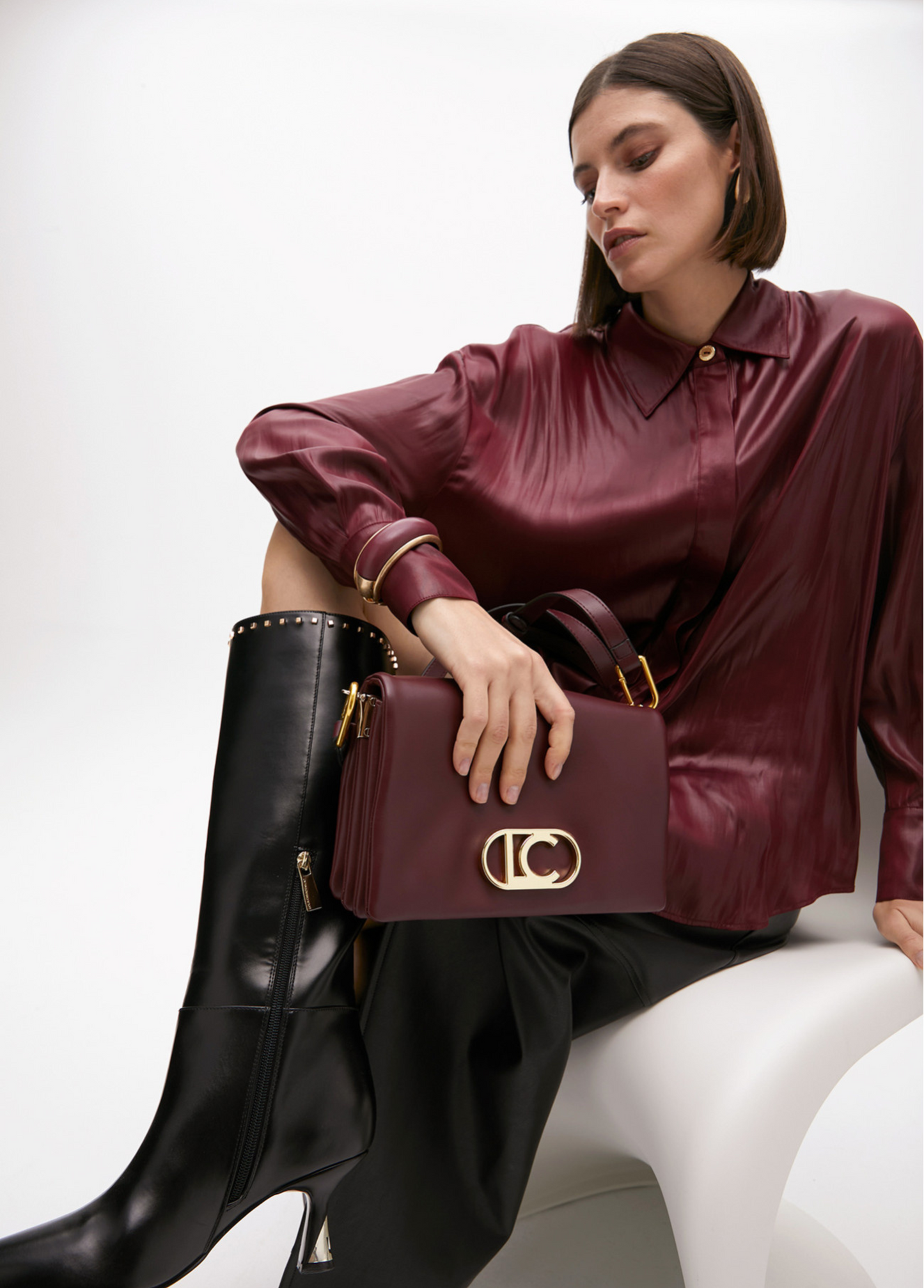 BOLSA CROSSBODY EM ECOPELE - LOLA CASADEMUNT