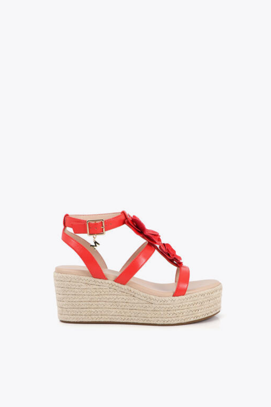 SANDÁLIAS ALTAS EM CUNHA CORAL COM APLICATIVOS FLOR - LOLA CASADEMUNT