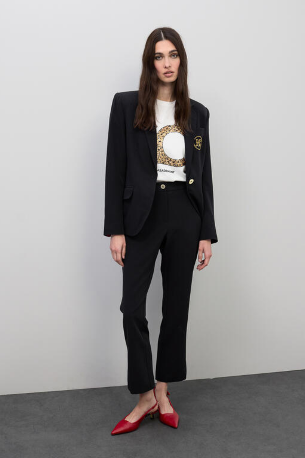 T-SHIRT BRANCA COM ESTAMPADO LC - LOLA CASADEMUNT