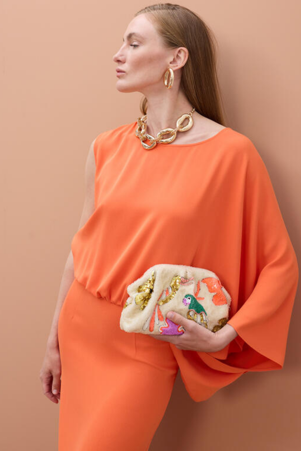 MALA TIPO CLUTCH COM PEDRARIA - LOLA CASADEMUNT BY MAITE