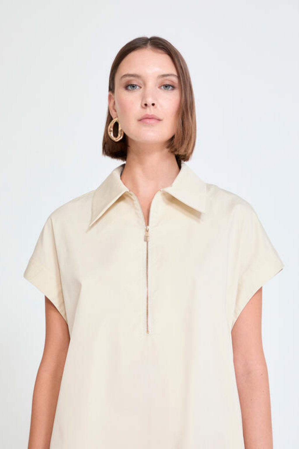 VESTIDO CAMISEIRO CURTO CREME COM FECHO - LOLA CASADEMUNT BY MAITE