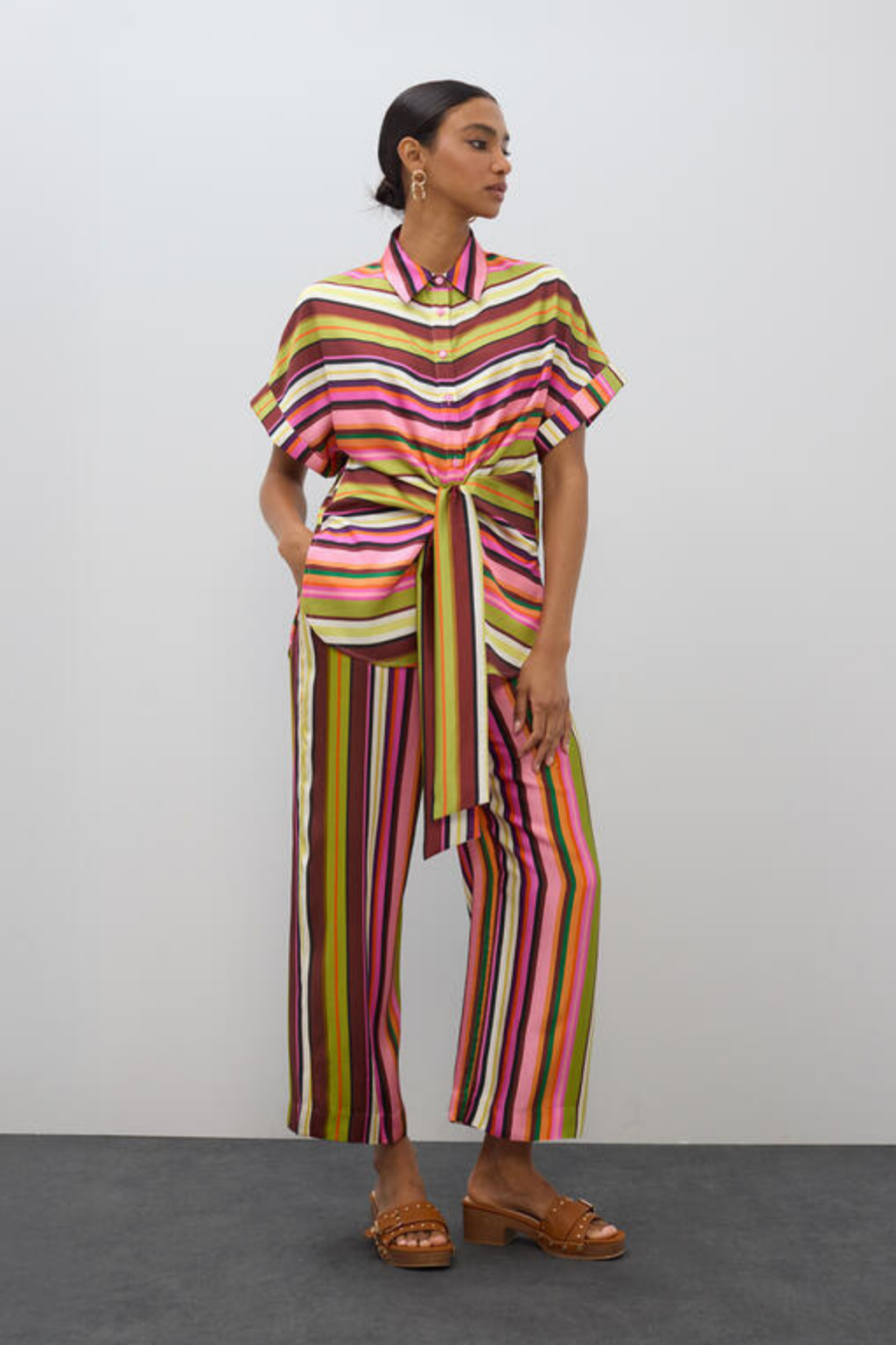 BLUSA ESTAMPADA ÀS RISCAS COM NÓ - LOLA CASADEMUNT