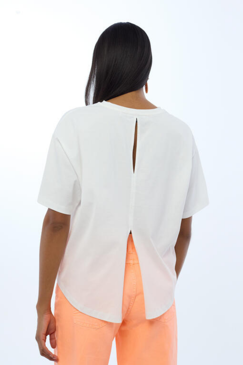 T-SHIRT BRANCA COM ESTAMPA TIGRE - LOLA CASADEMUNT