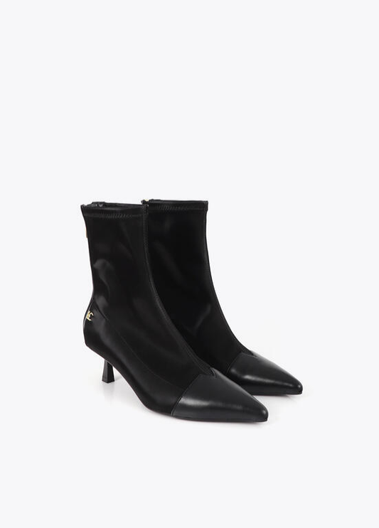 BOTAS PRETAS COM SALTO FINO- LOLA CASADEMUNT