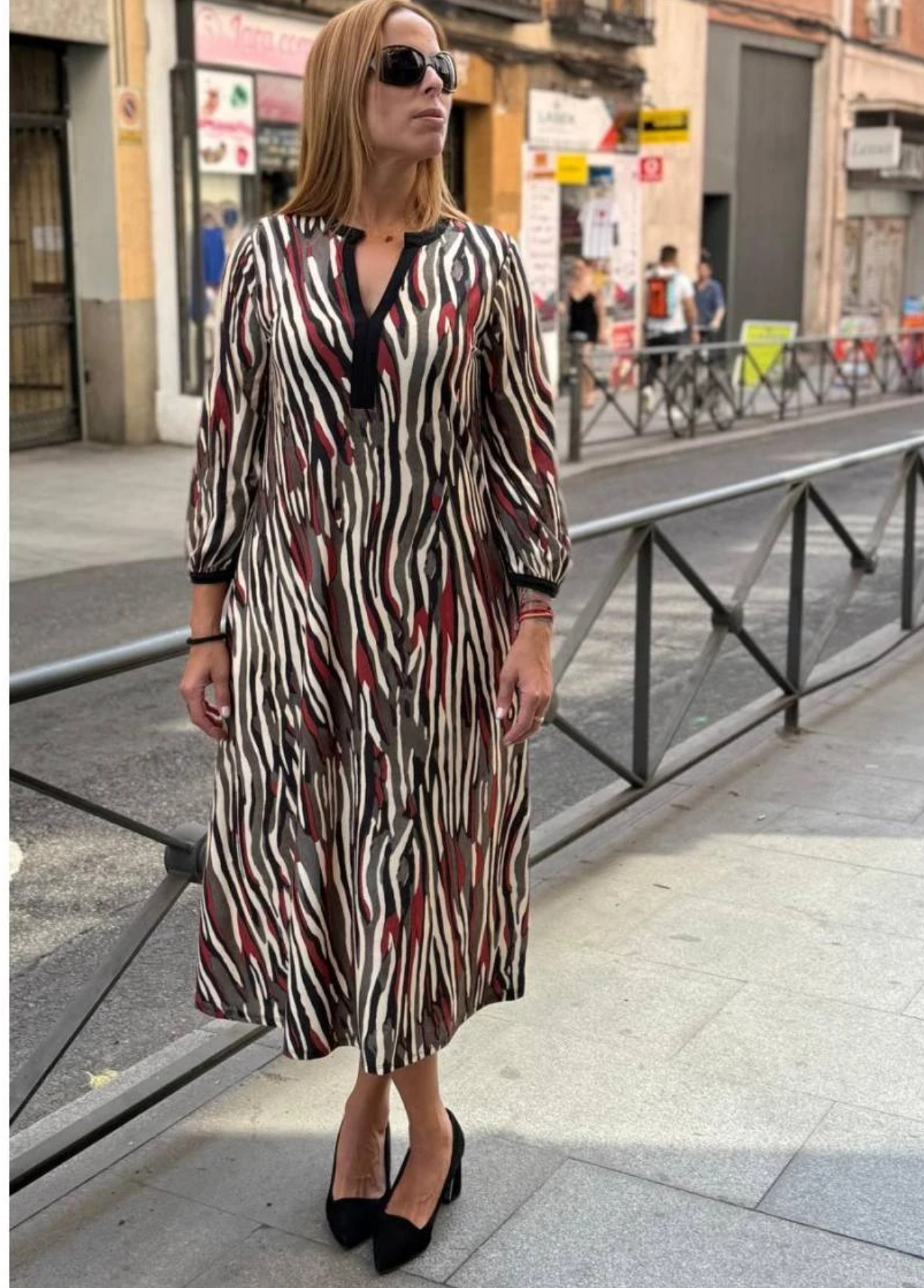 VESTIDO MIDI ESTAMPADO DECOTE EM V - ADET