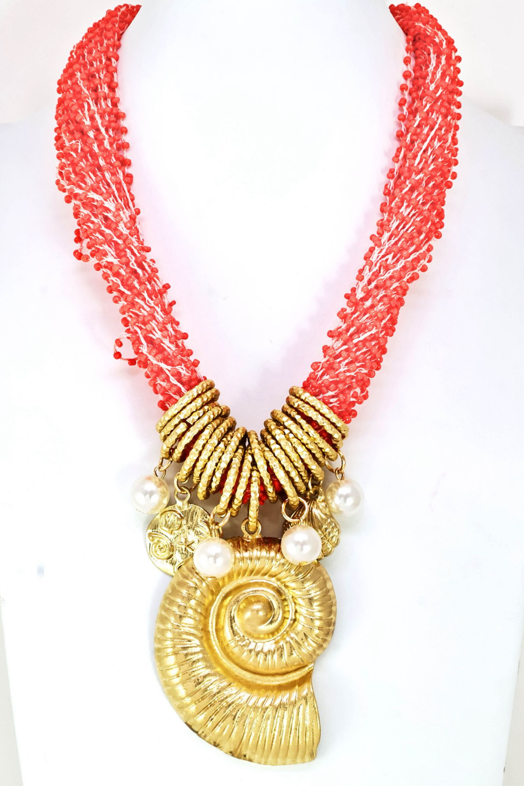 COLAR TONS DE CORAL COM PENDENTE MAXI CONCHA - ALIBY
