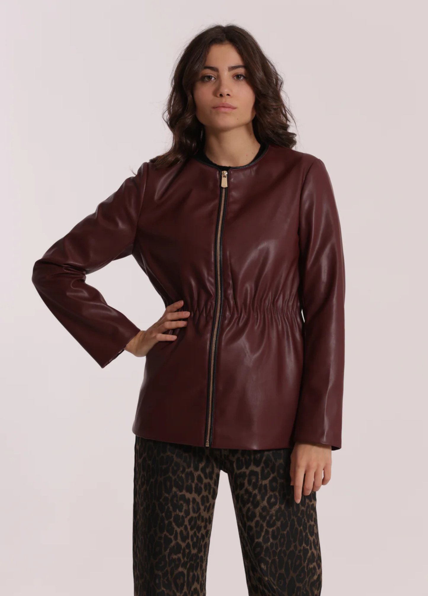 BLUSÃO DE ECOPELE COM FORRO ANIMAL PRINT - MIMI MUA