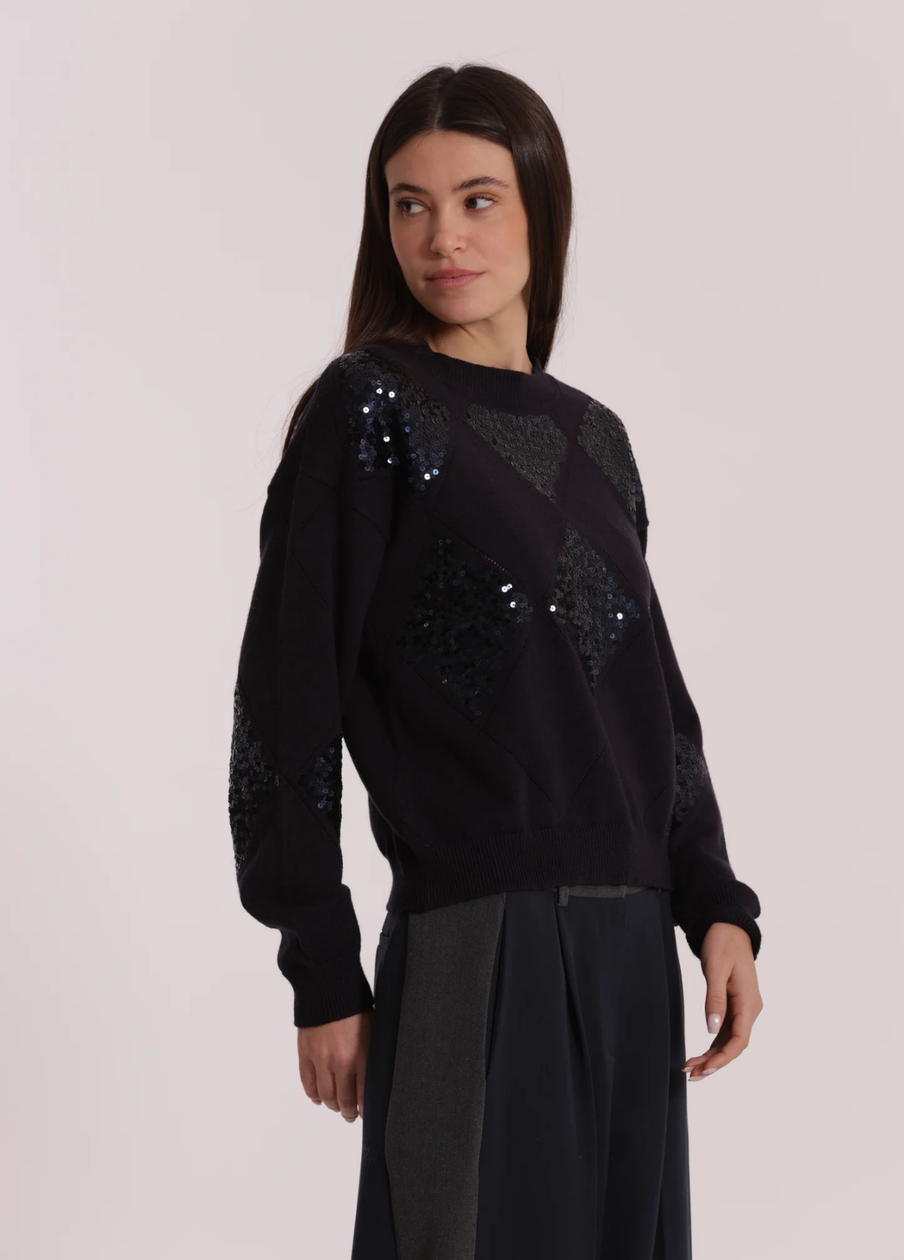 CAMISOLA DE MALHA COM PORMENORES EM LANTEJOULAS - MIMI MUA